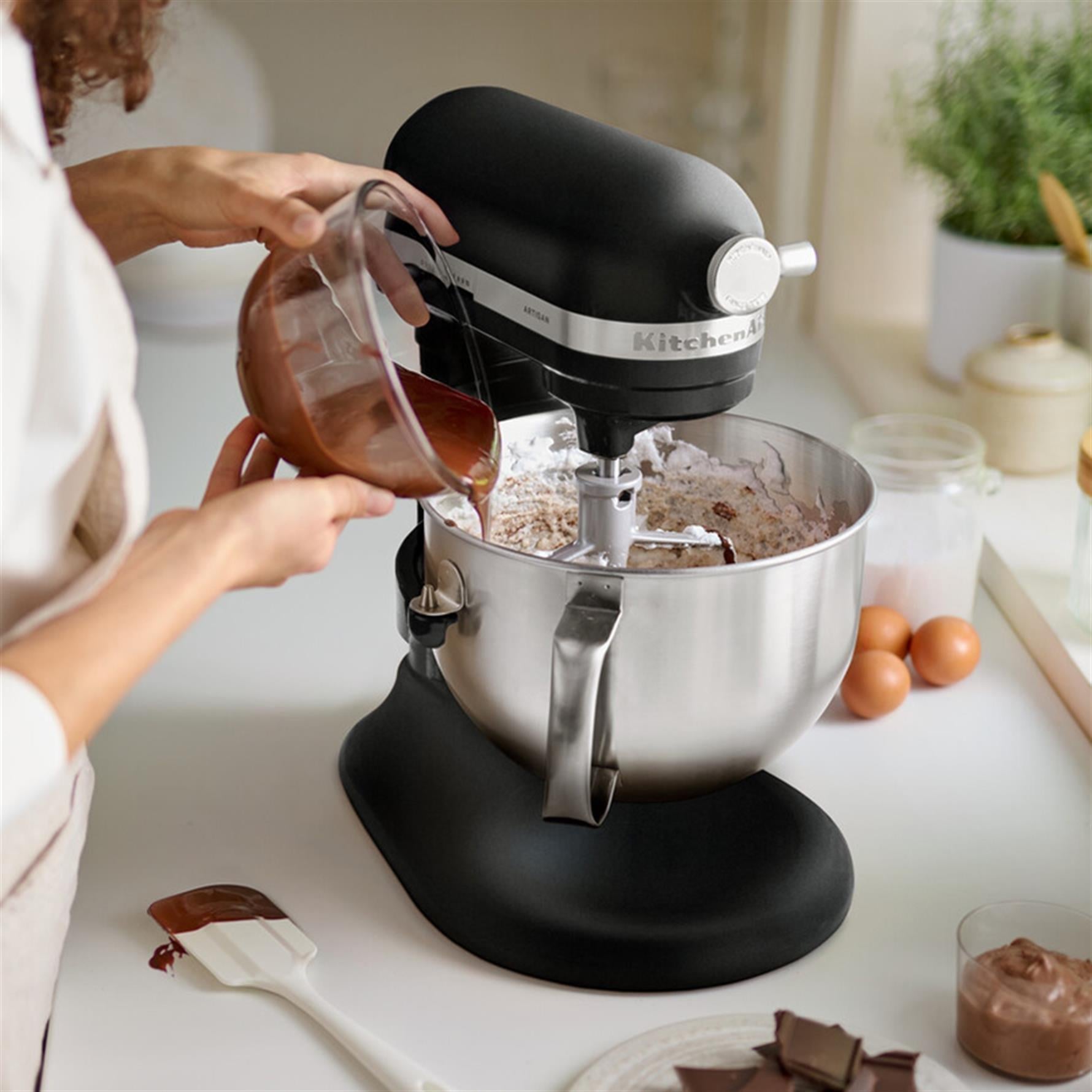 KitchenaidKitchenAid Artisan 5,6 L Kaldırılabilir Kaseli Stand Mikser - 5KSM60SPX (5KSM60SPXEBM)5KSM60SPXEBM