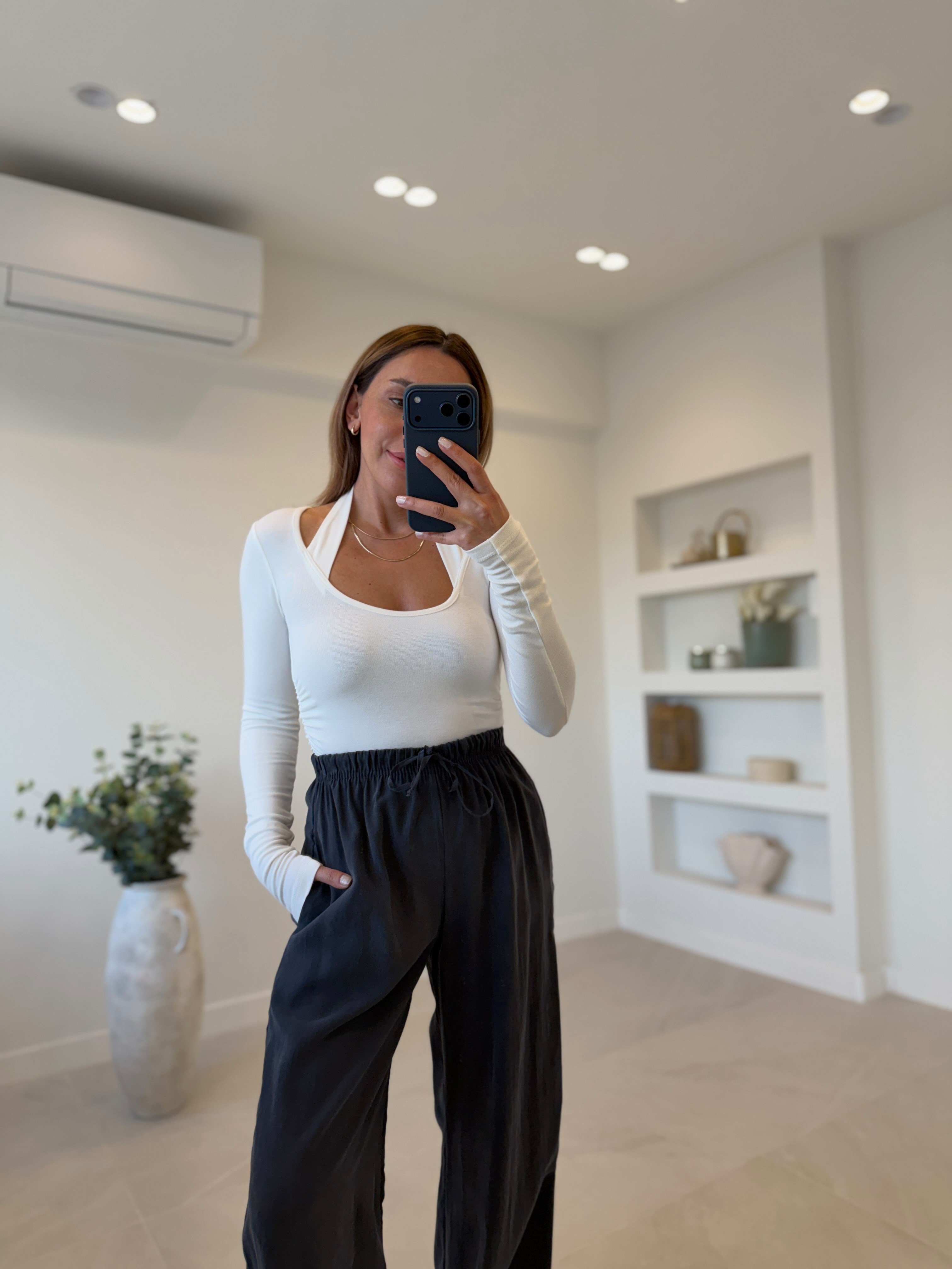 1019 Boyundan Geçmeli Açık Ekru Bluz