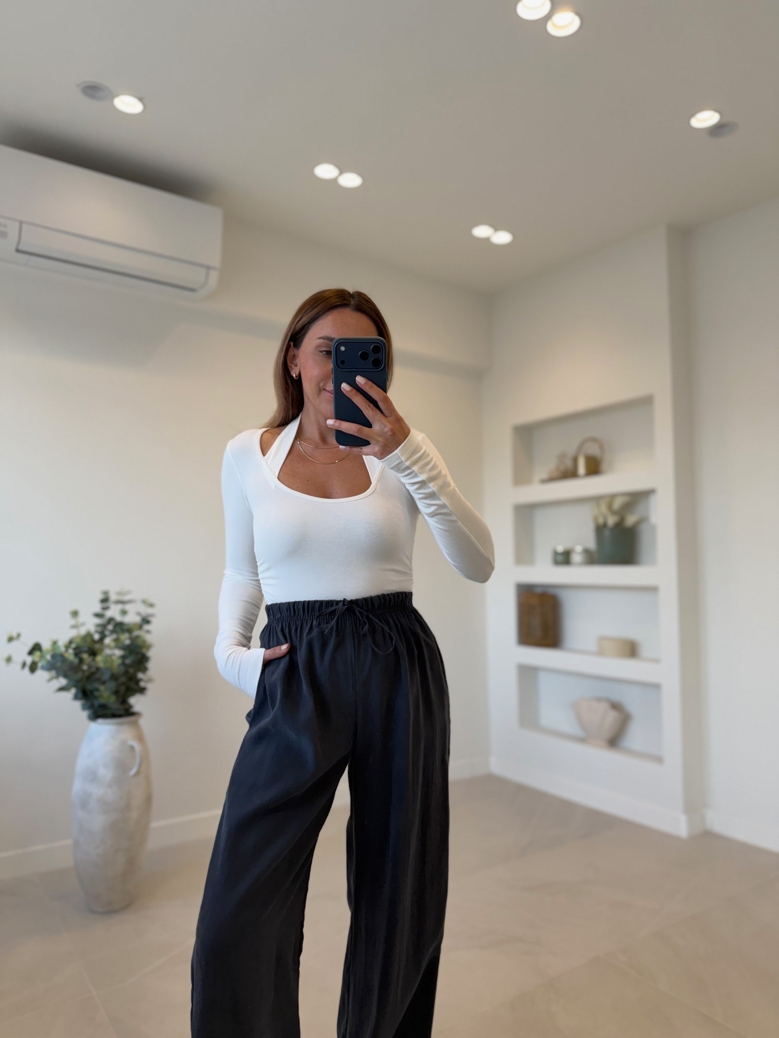 1019 Boyundan Geçmeli Açık Ekru Bluz