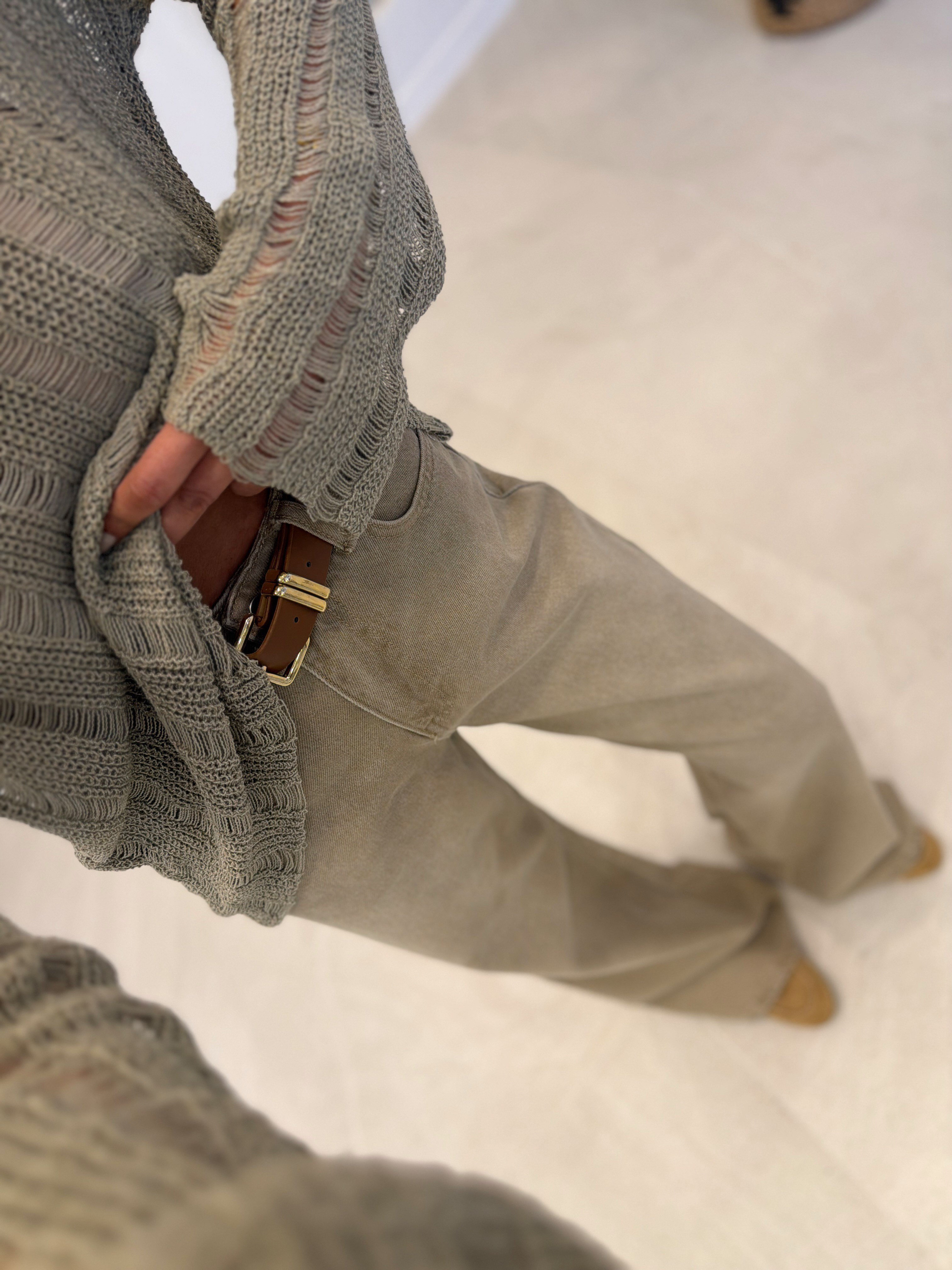 1021 Kemerli Bej Pantolon