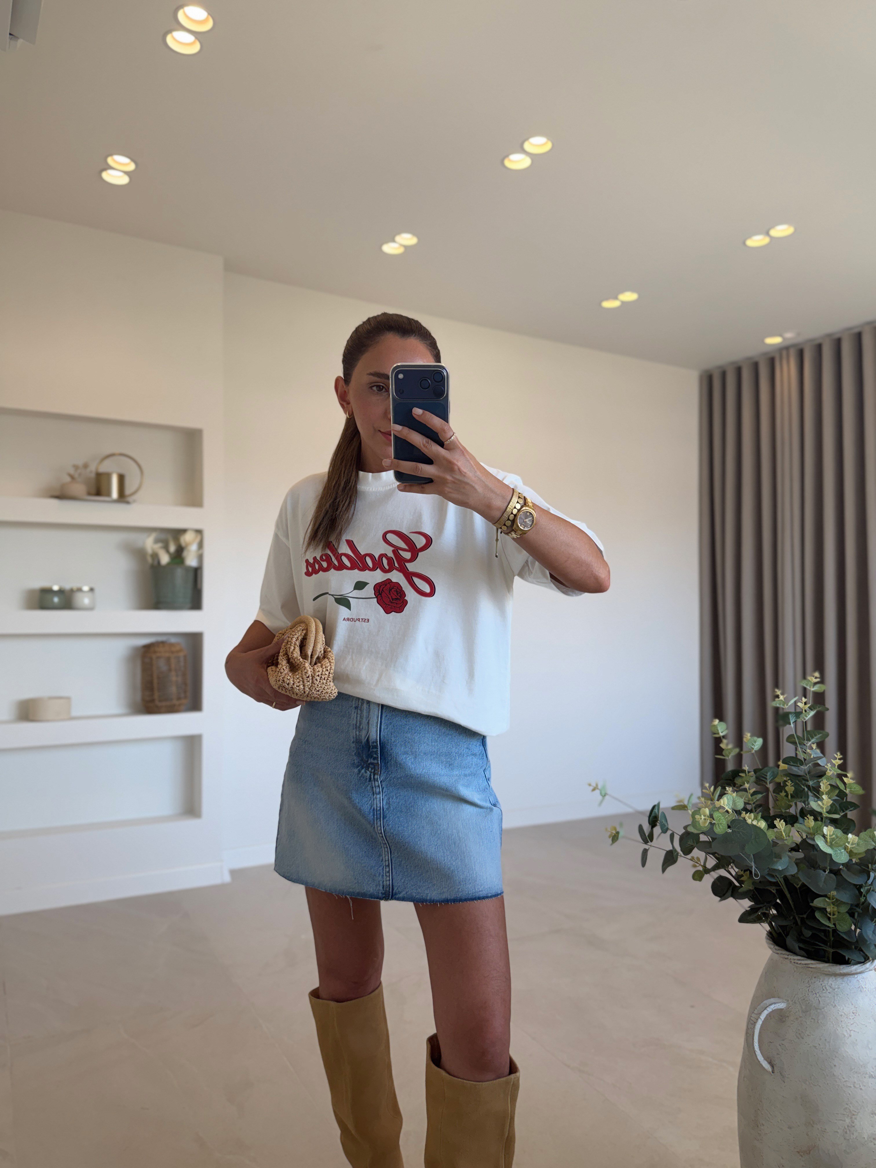 1042 Goddes Baskılı Ekru Tişört