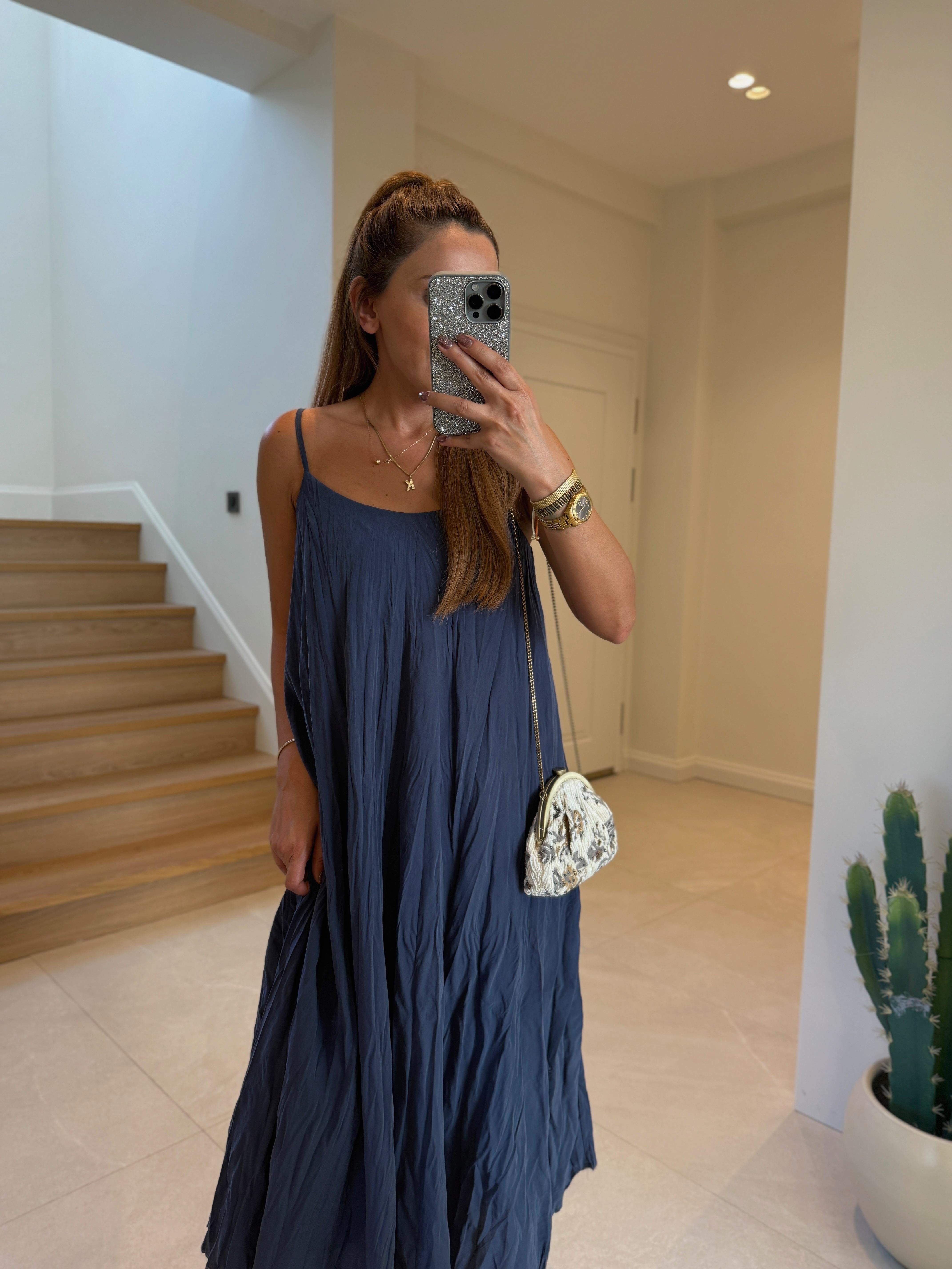 3208 Kırışık Astarlı Lacivert Elbise