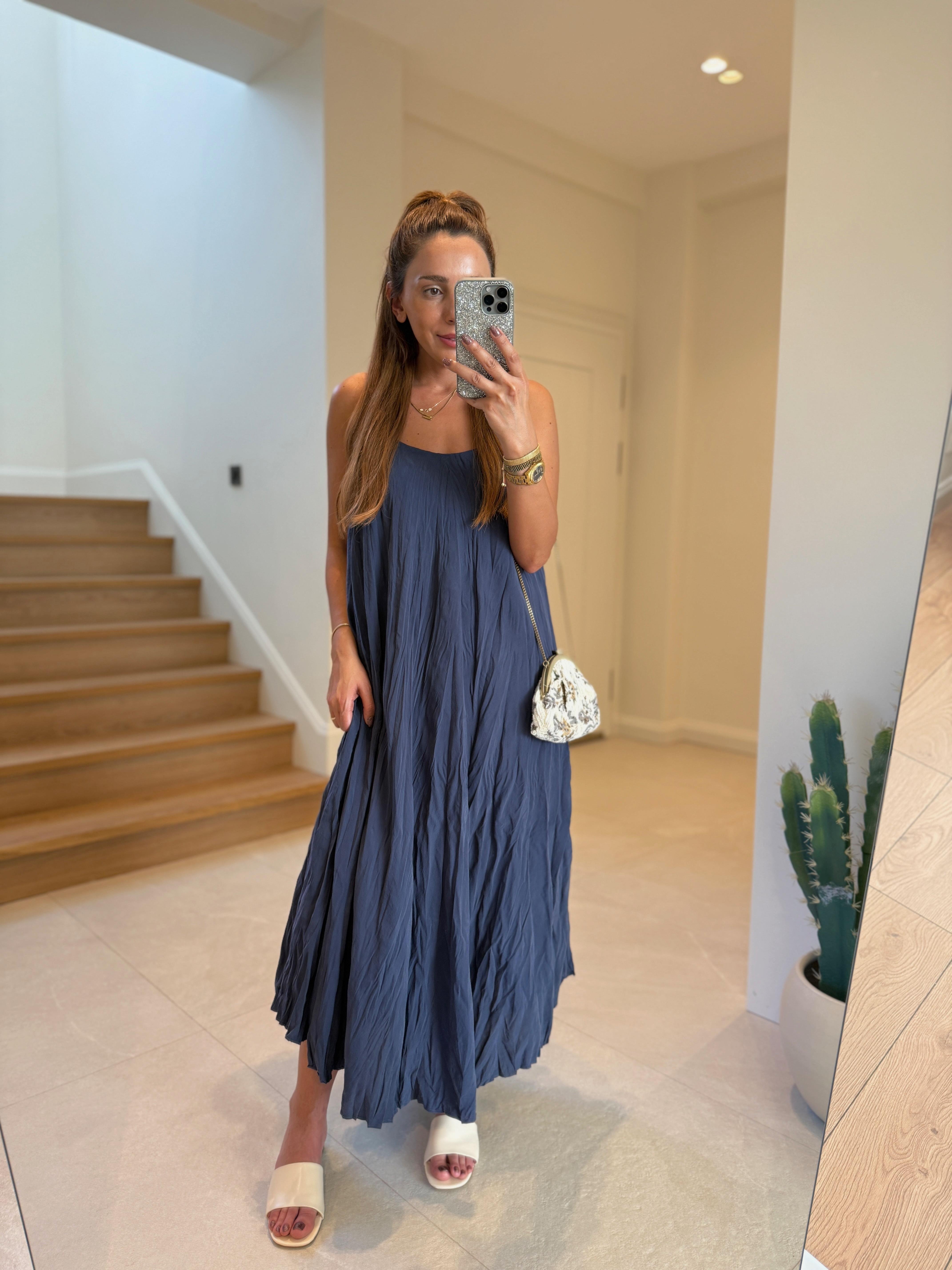 3208 Kırışık Astarlı Lacivert Elbise