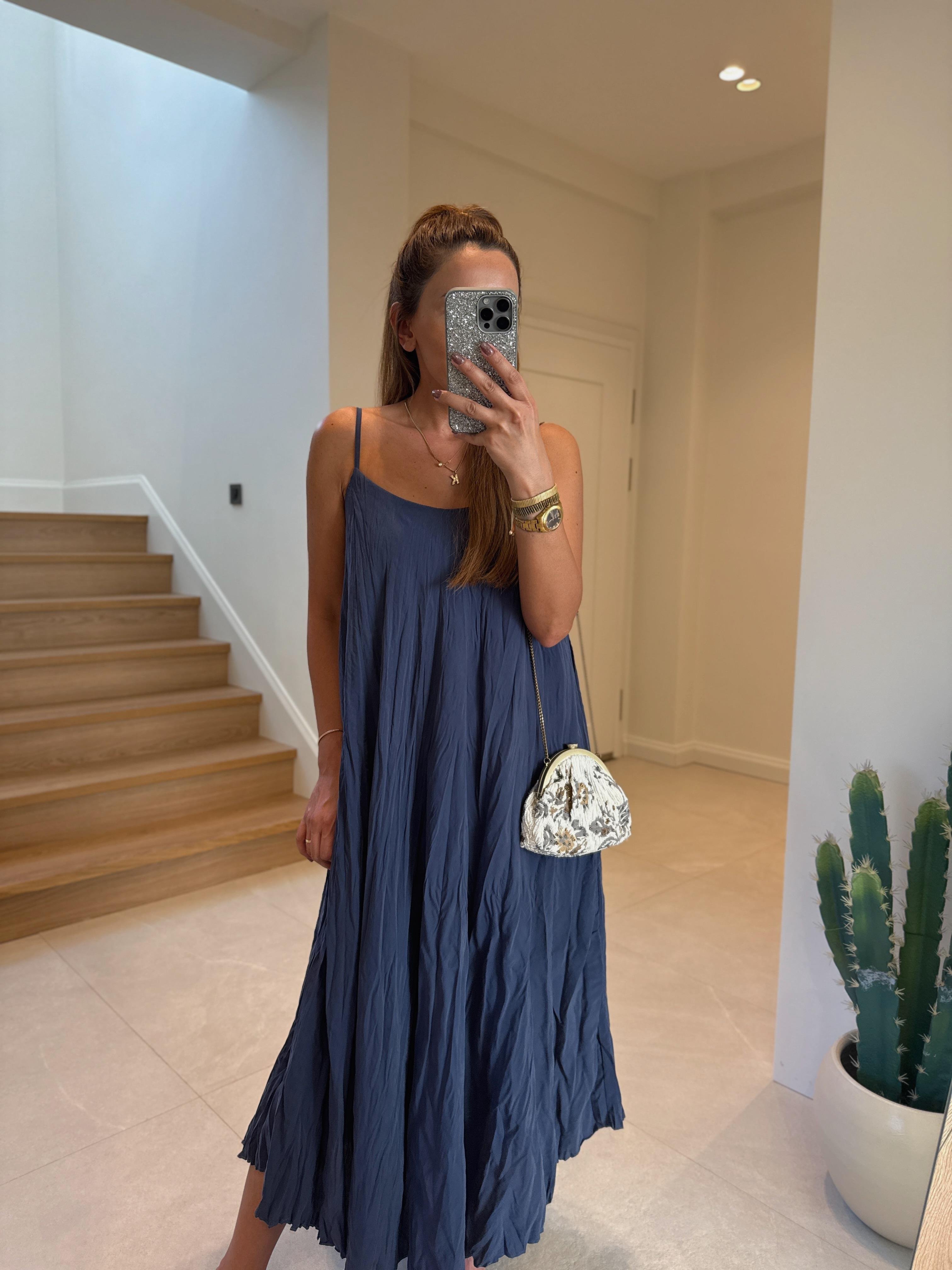 3208 Kırışık Astarlı Lacivert Elbise