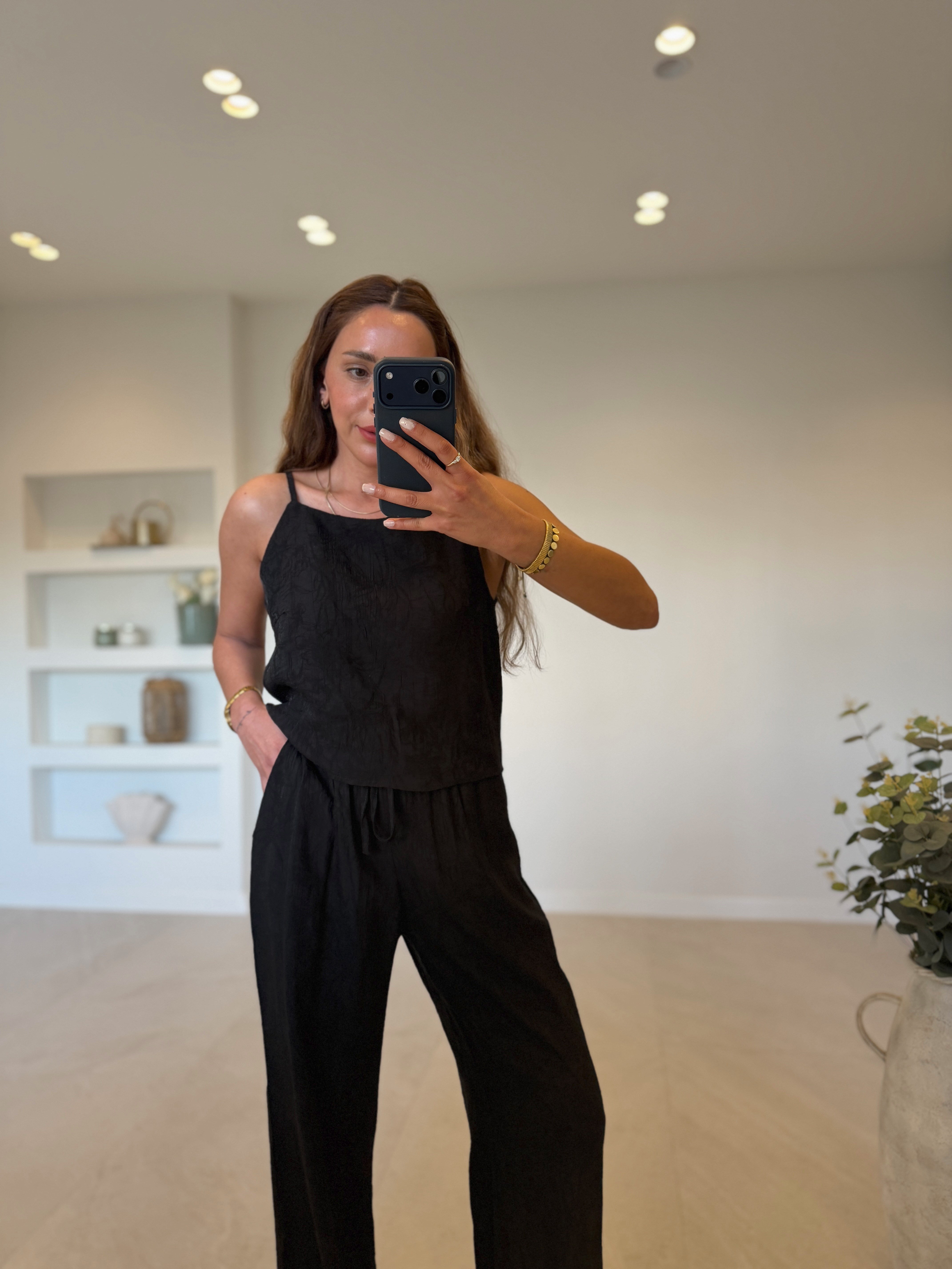7341 Siyah Jakarlı Bluz Pantolon Takım
