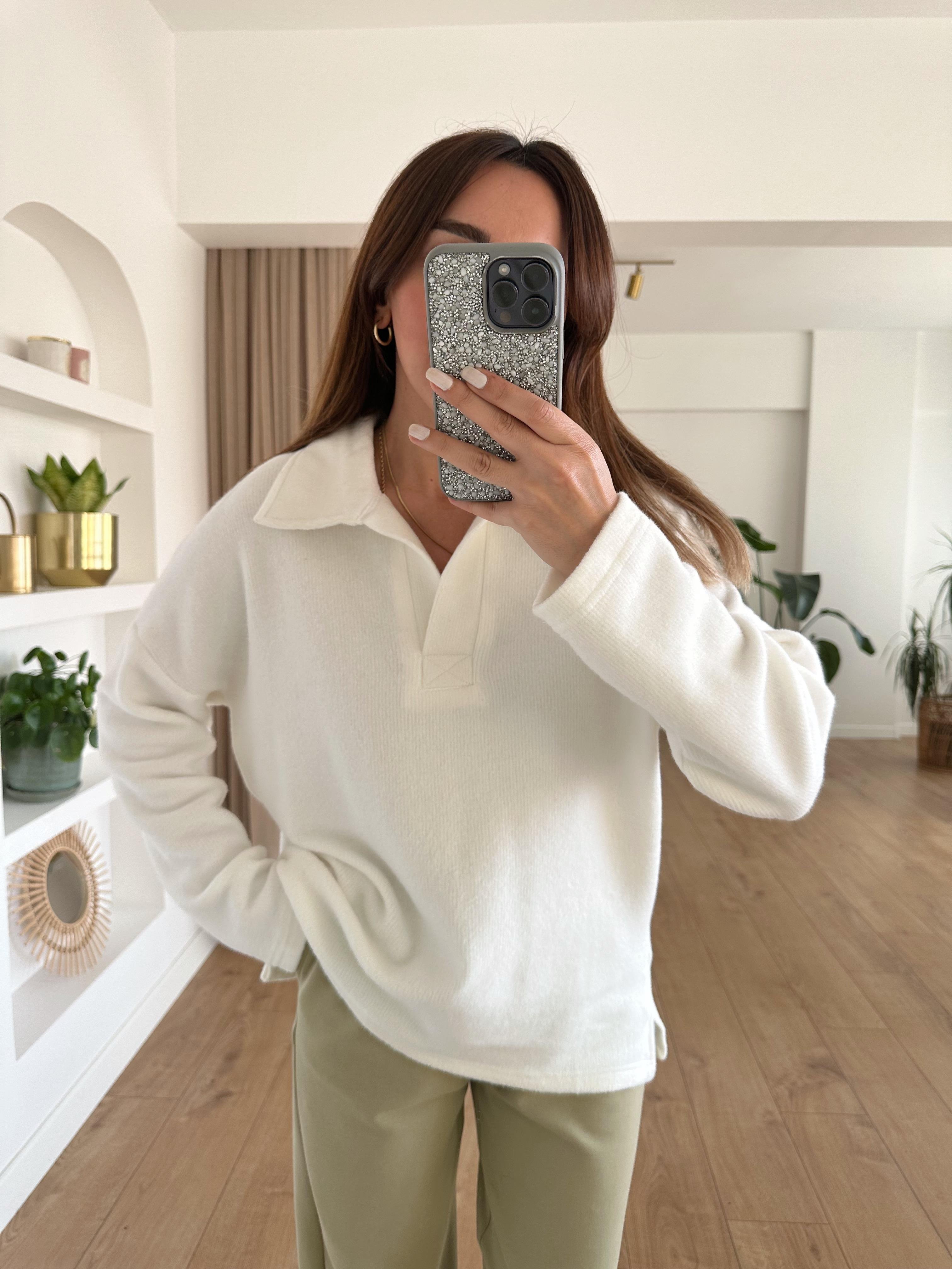 BEYAZ POLO YAKA YUMOŞ SWEAT