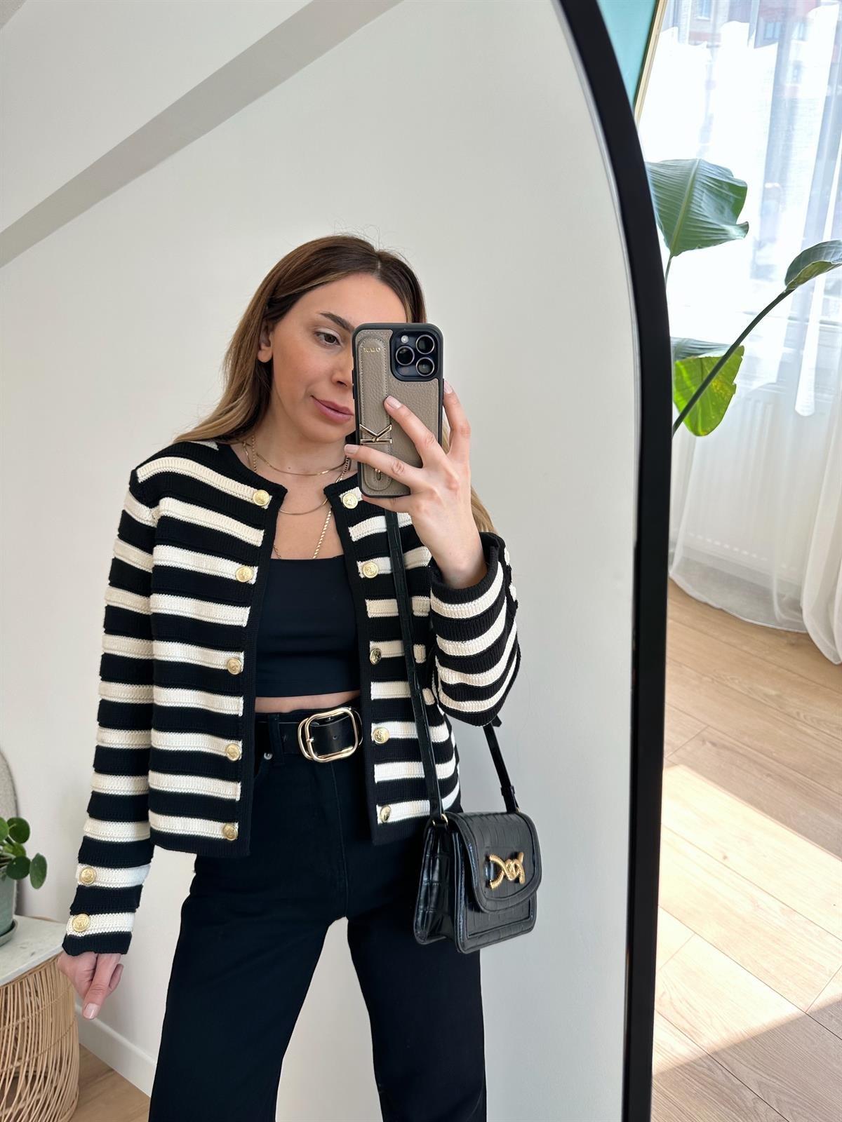 ÇİZGİLİ GOLD DÜĞMELİ HIRKA