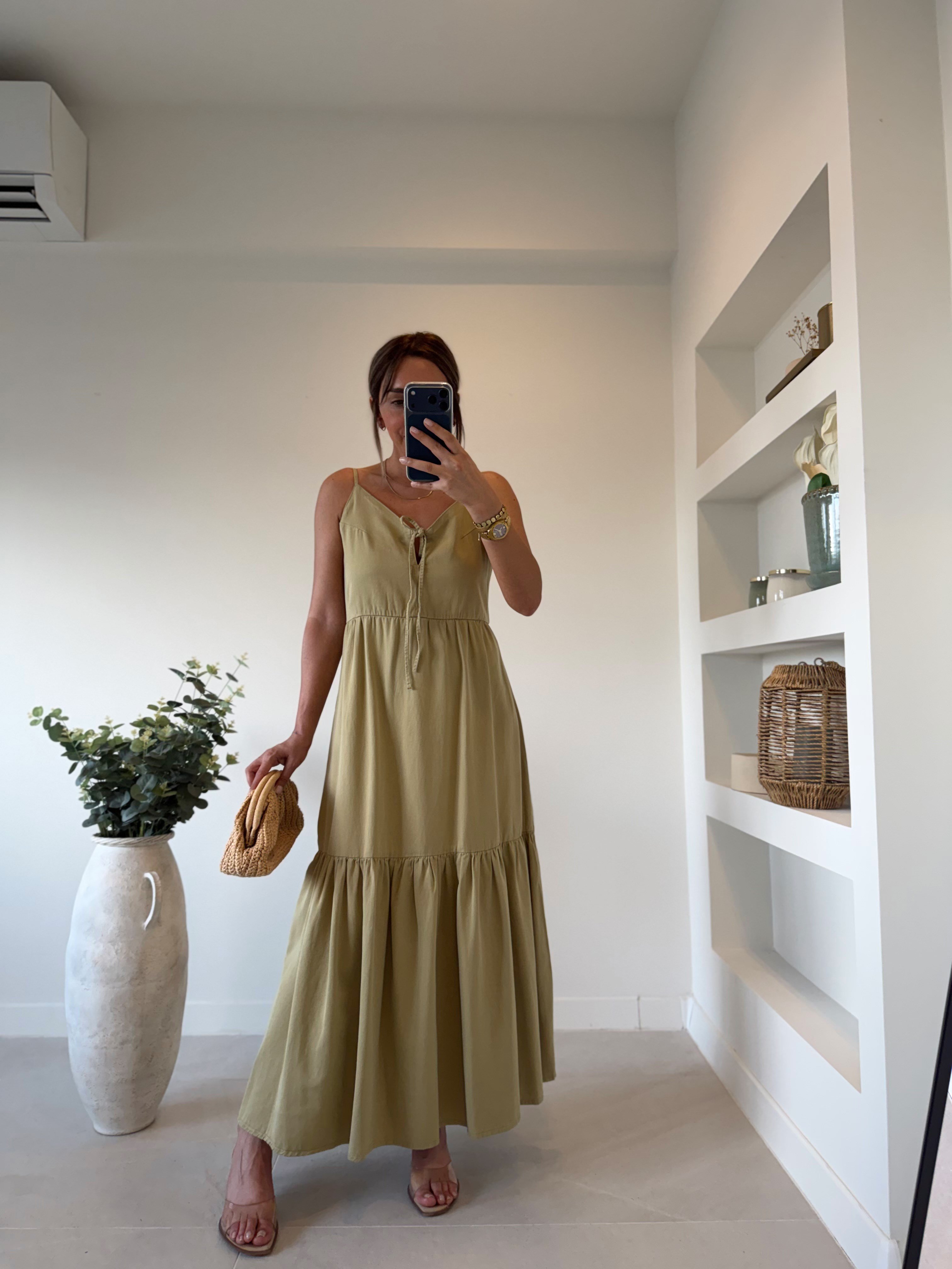 Dilvin 90575 Çağla Yeşili Dekolteli Tensel Elbise