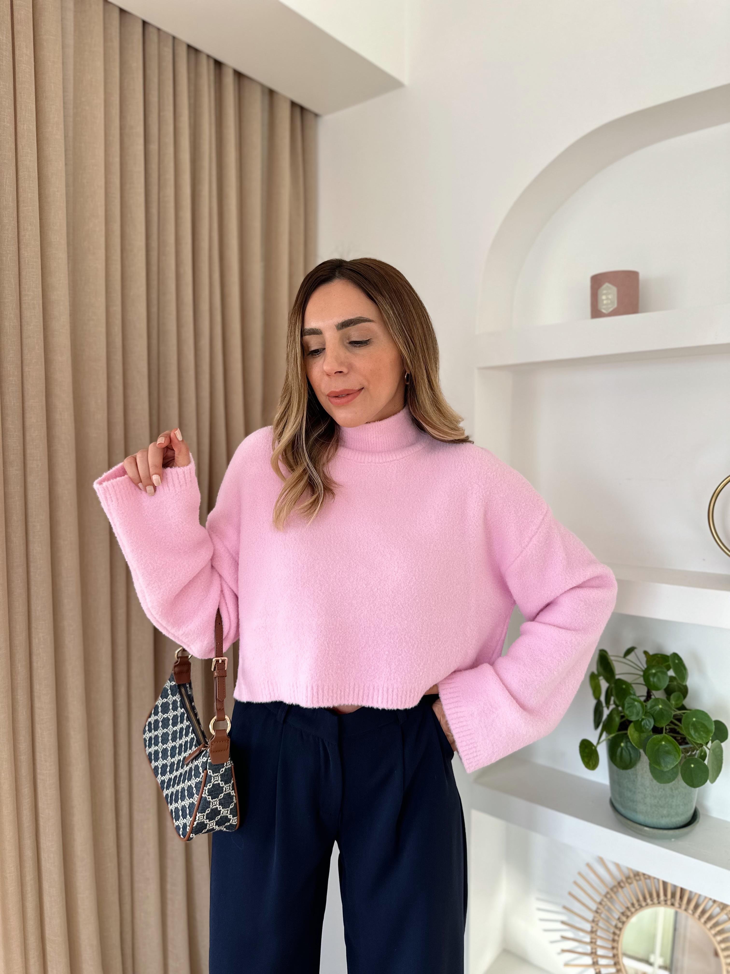 DİLVİN DİK YAKA PEMBE YUMOŞ KAZAK