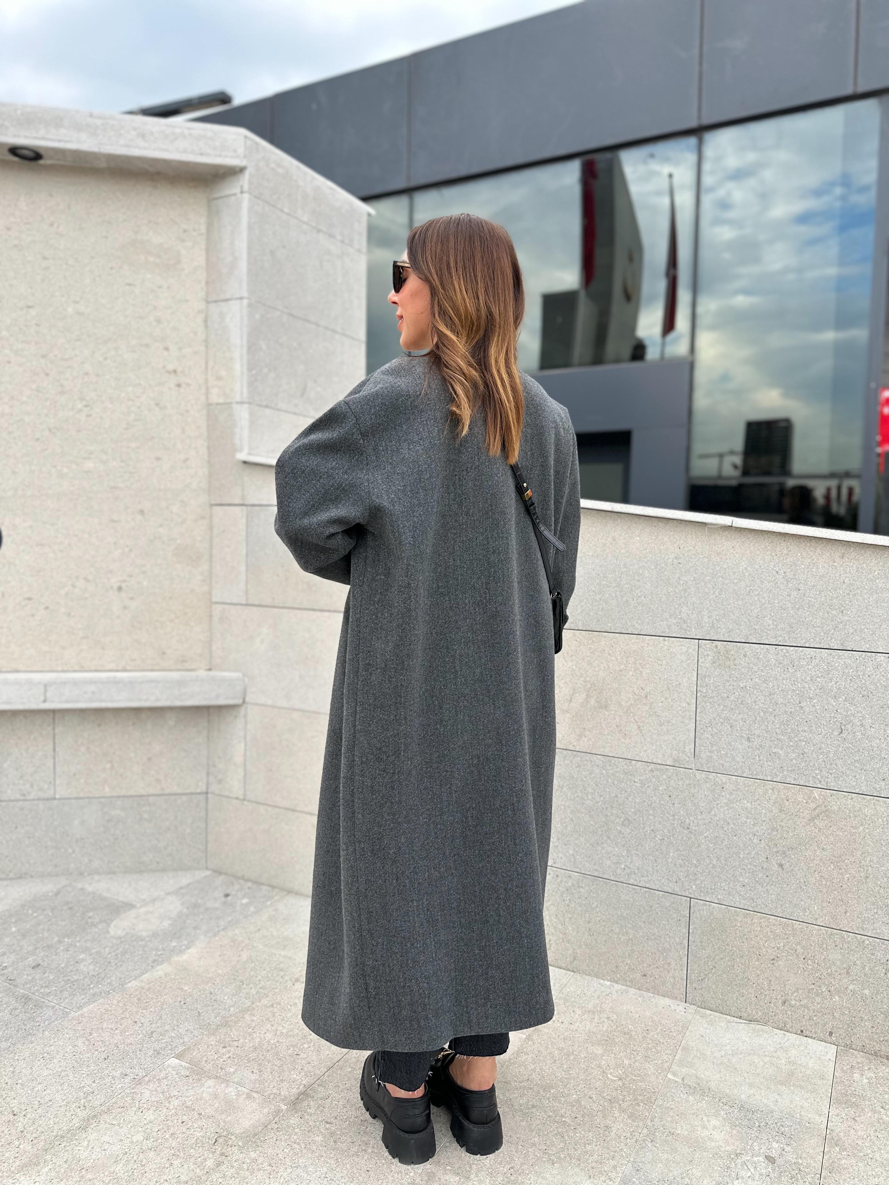 FÜME ASTARLI OVERSIZE KAŞE KABAN