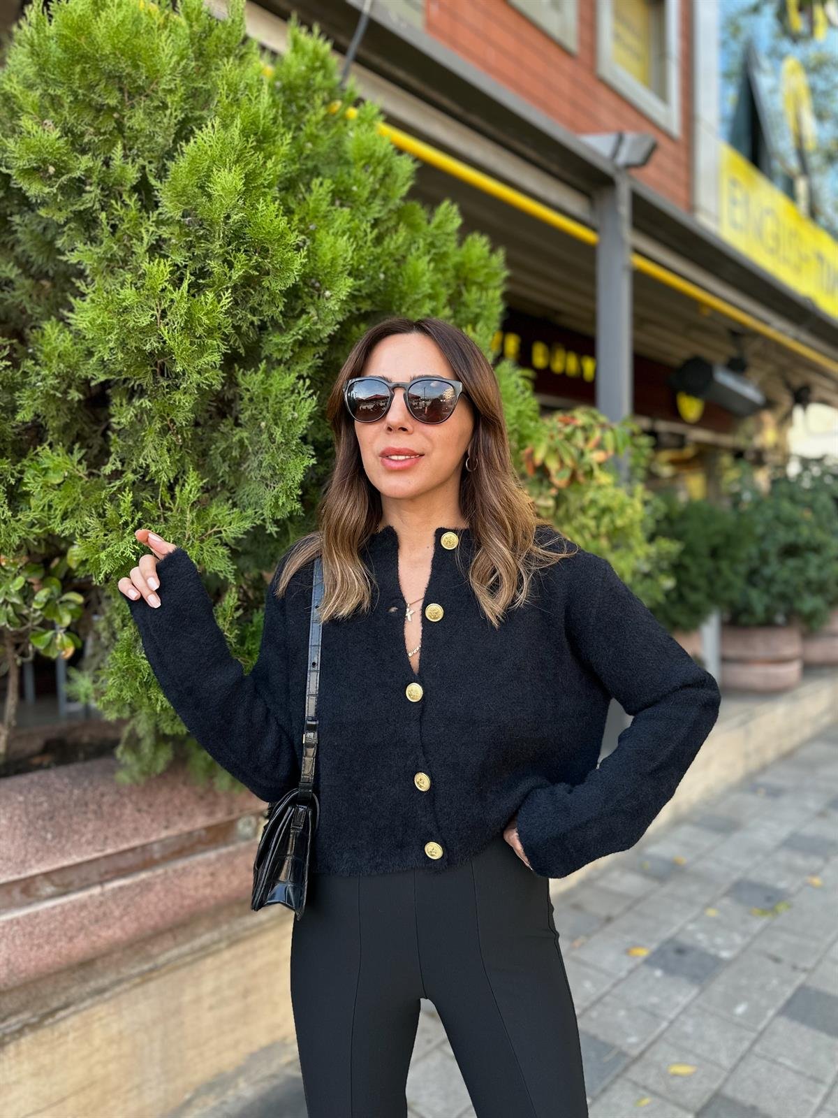 GOLD DÜĞMELİ SİYAH YUMOŞ HIRKA