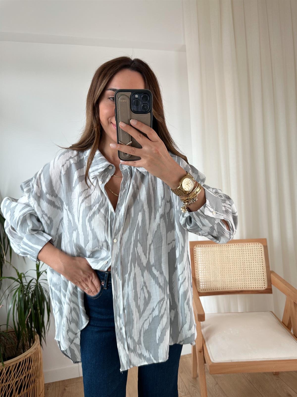 GRİ  DESENLİ TENSEL OVERSIZE GÖMLEK