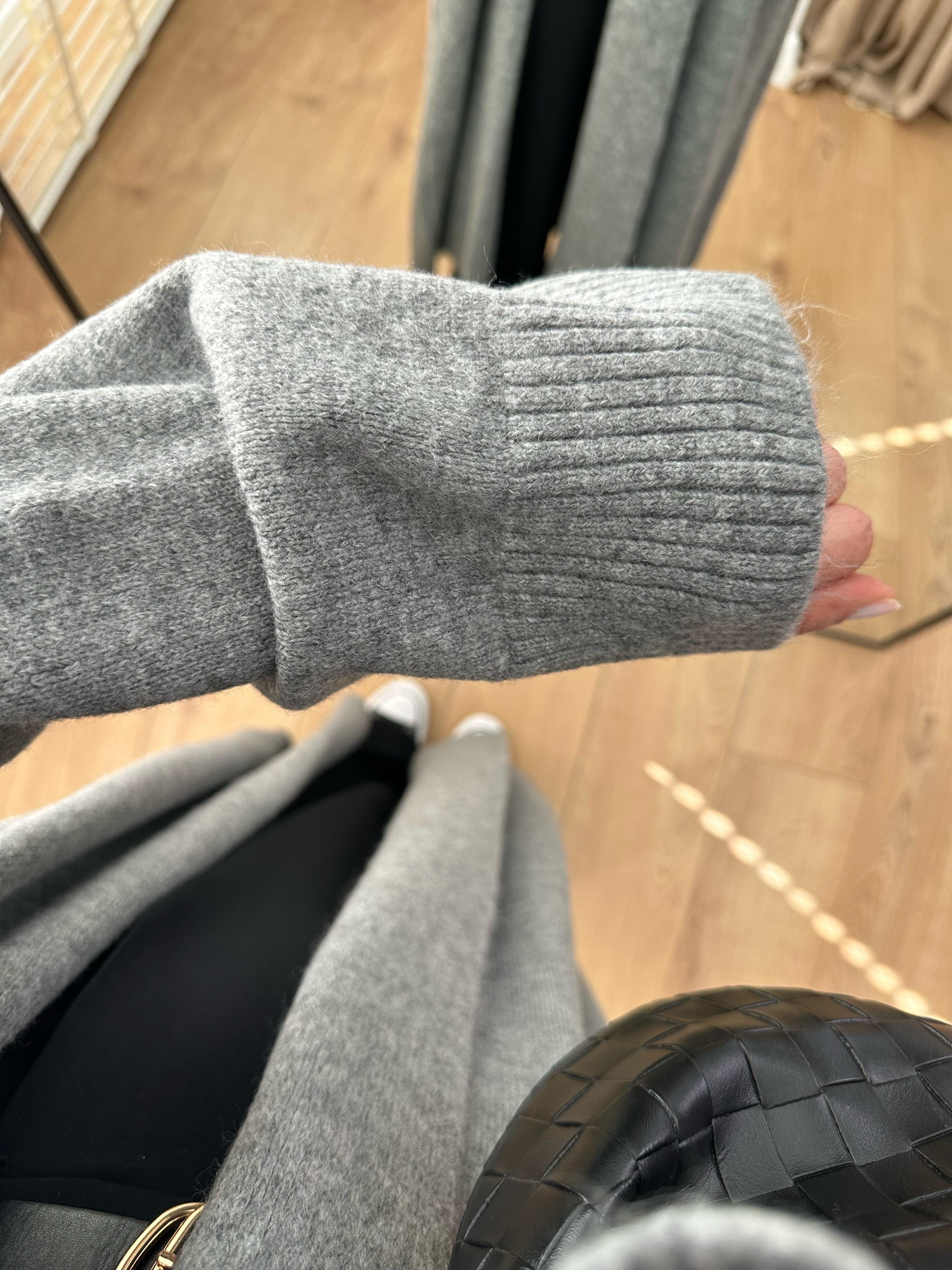 GRİ  ŞAL YAKA OVERSIZE UZUN HIRKA