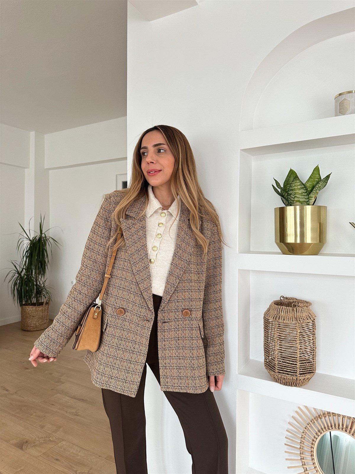 KAHVE AHŞAP DÜĞMELİ BLAZER CEKET