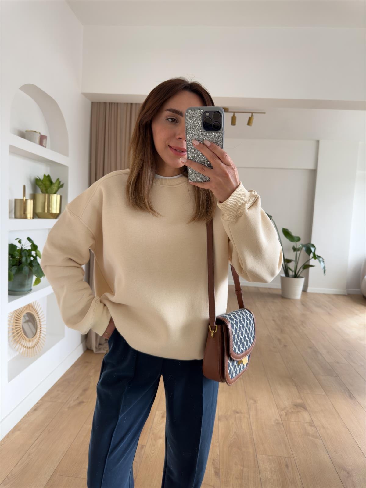 KAREN KREM ŞARDONLU OVERSIZE SWEAT