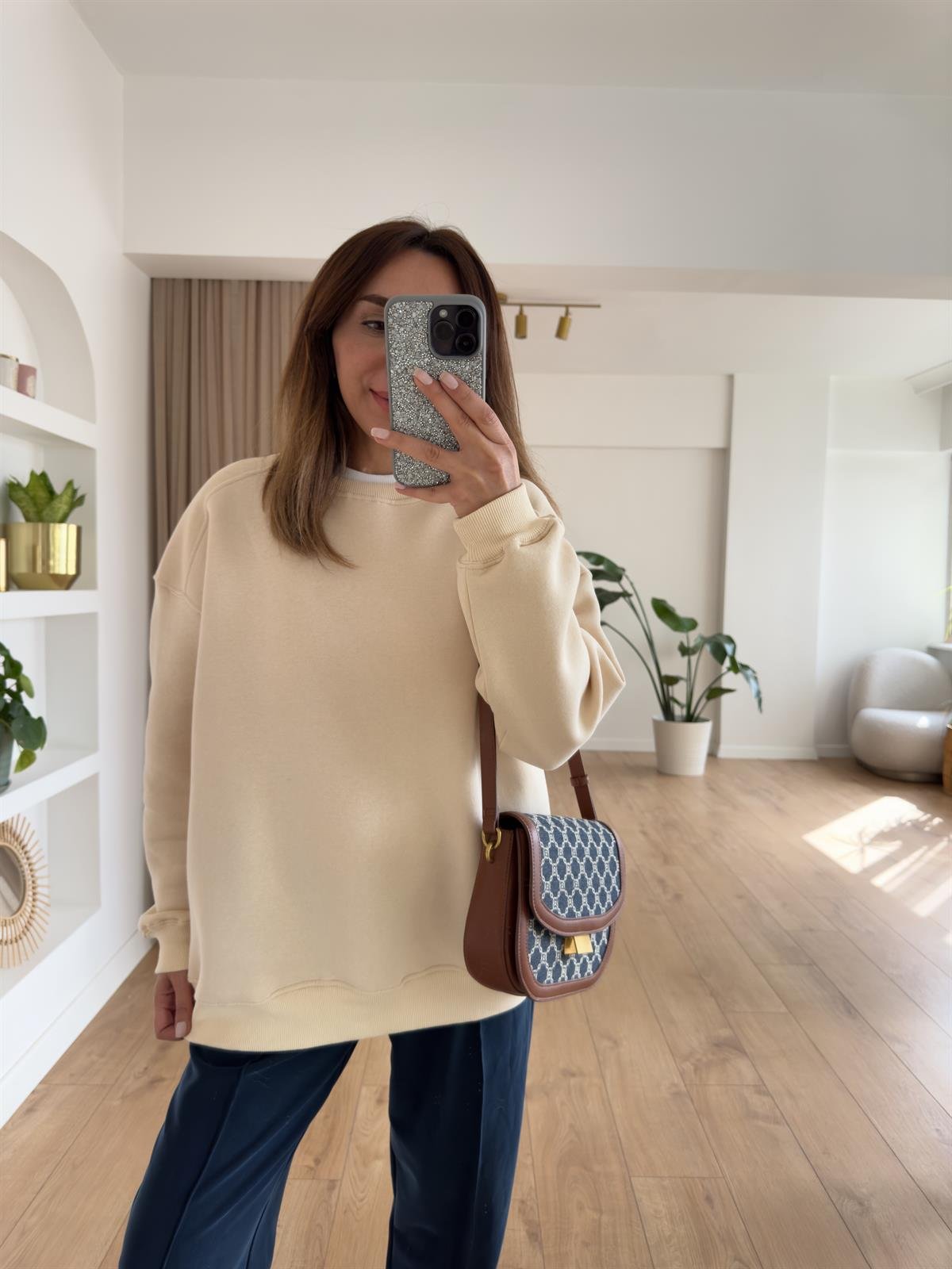 KAREN KREM ŞARDONLU OVERSIZE SWEAT
