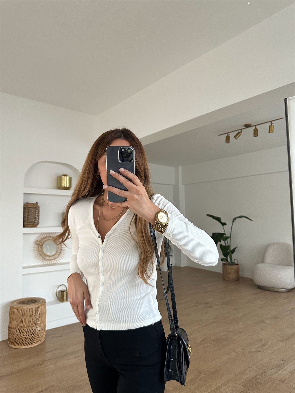 KAROL ÖNÜ DÜĞMELİ BLUZ