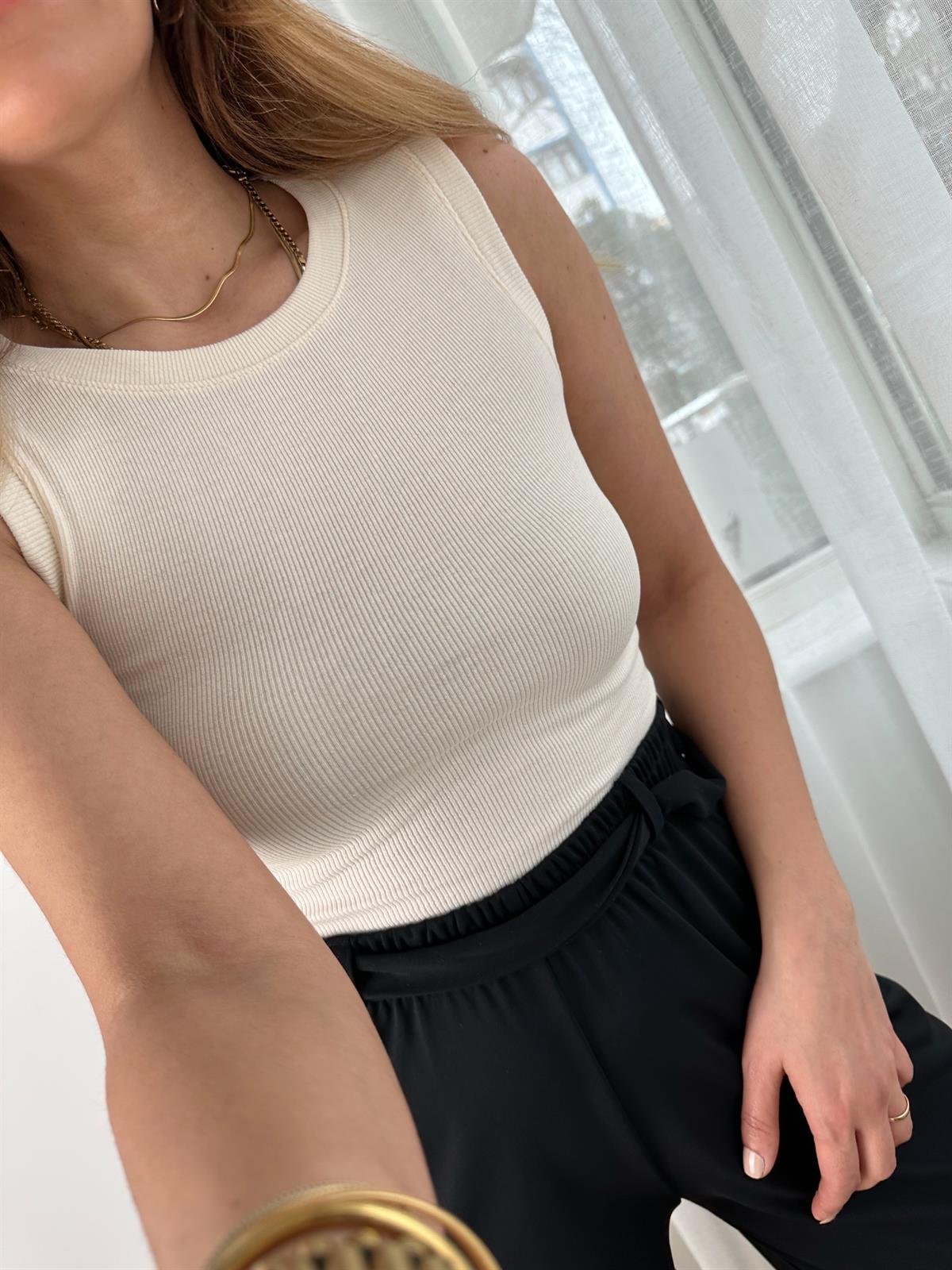 KREM BİSİKLET YAKA FİTİLLİ CROP