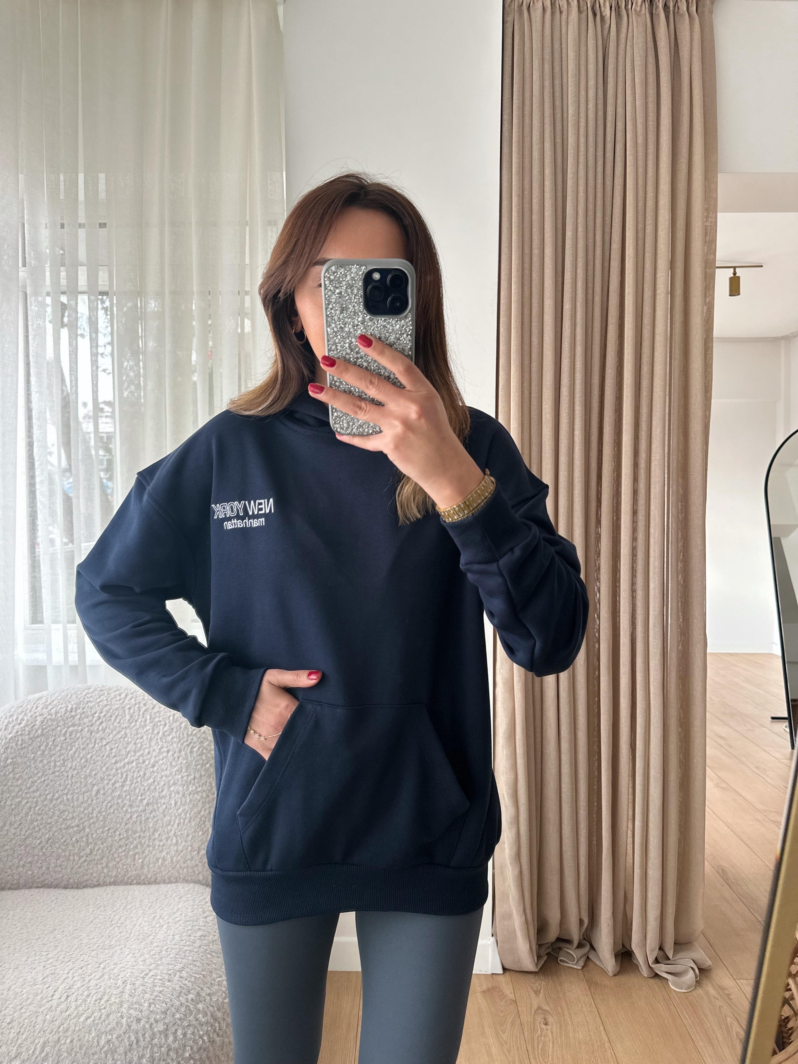 LACİVERT ÖNÜ VE ARKASI YAZILI KAPÜŞONLU SWEAT