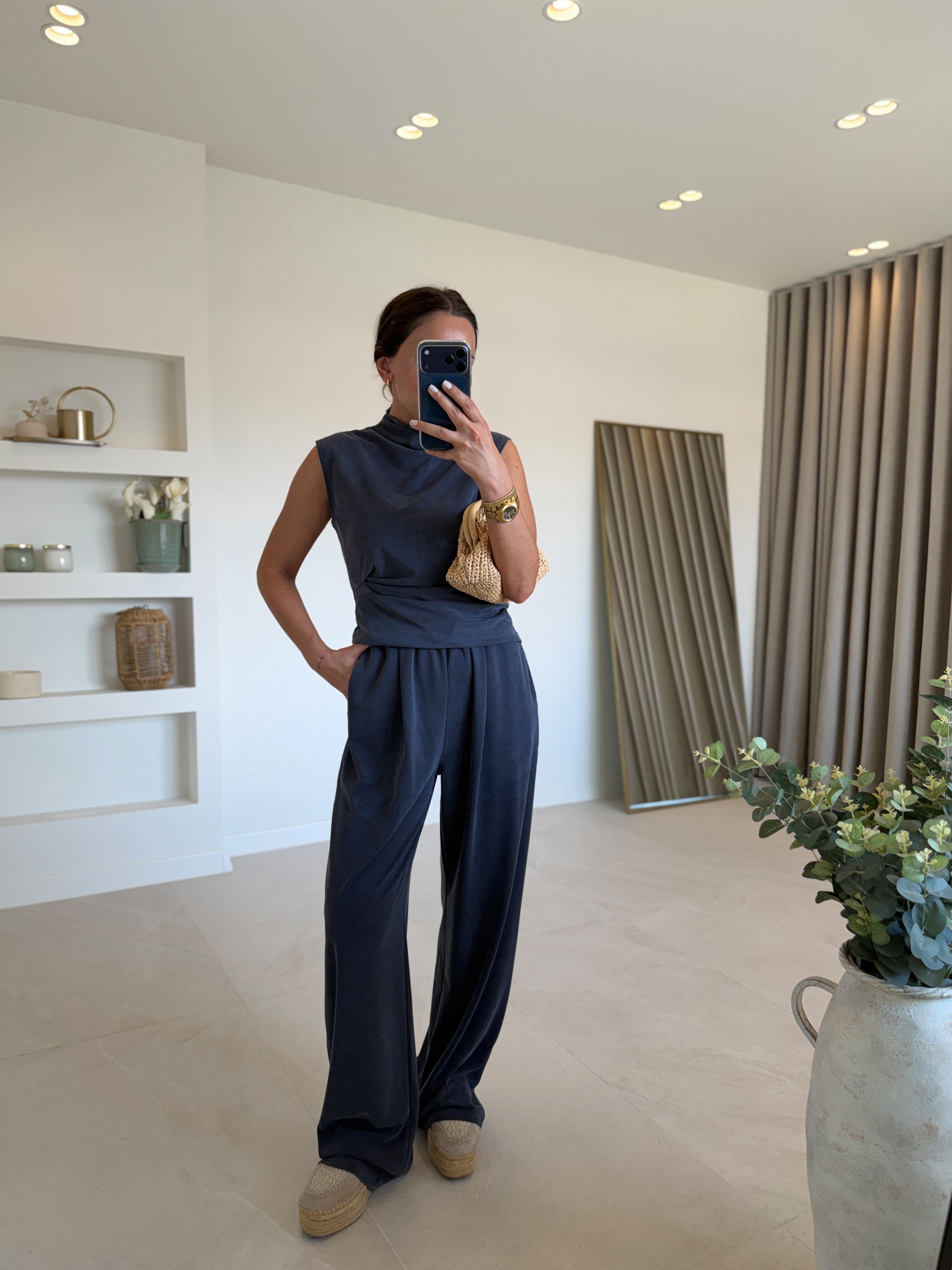 Low 7332 Pike Sıfır Kol Lacivert Bluz Pantolon Takım