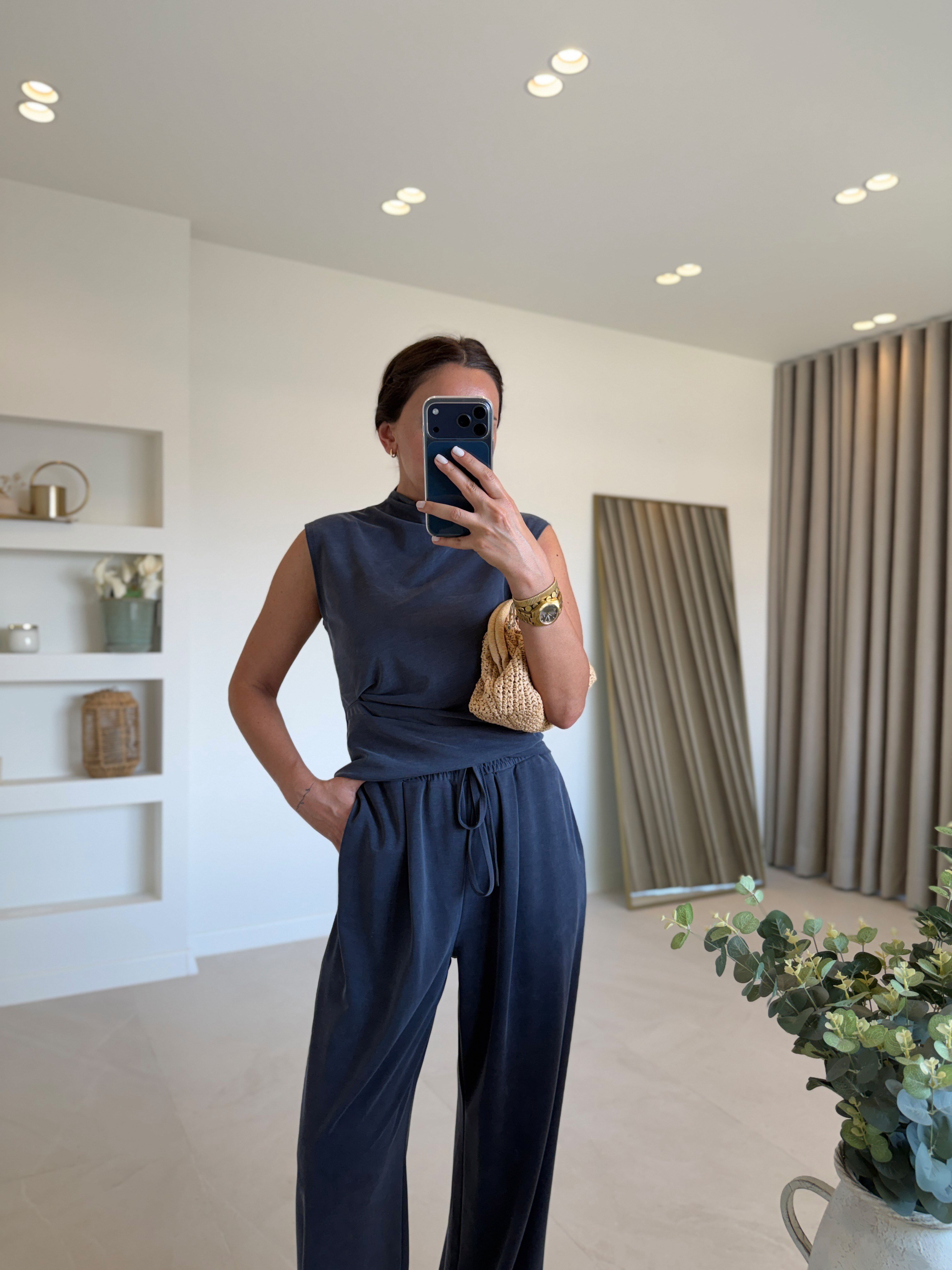 Low 7332 Pike Sıfır Kol Lacivert Bluz Pantolon Takım