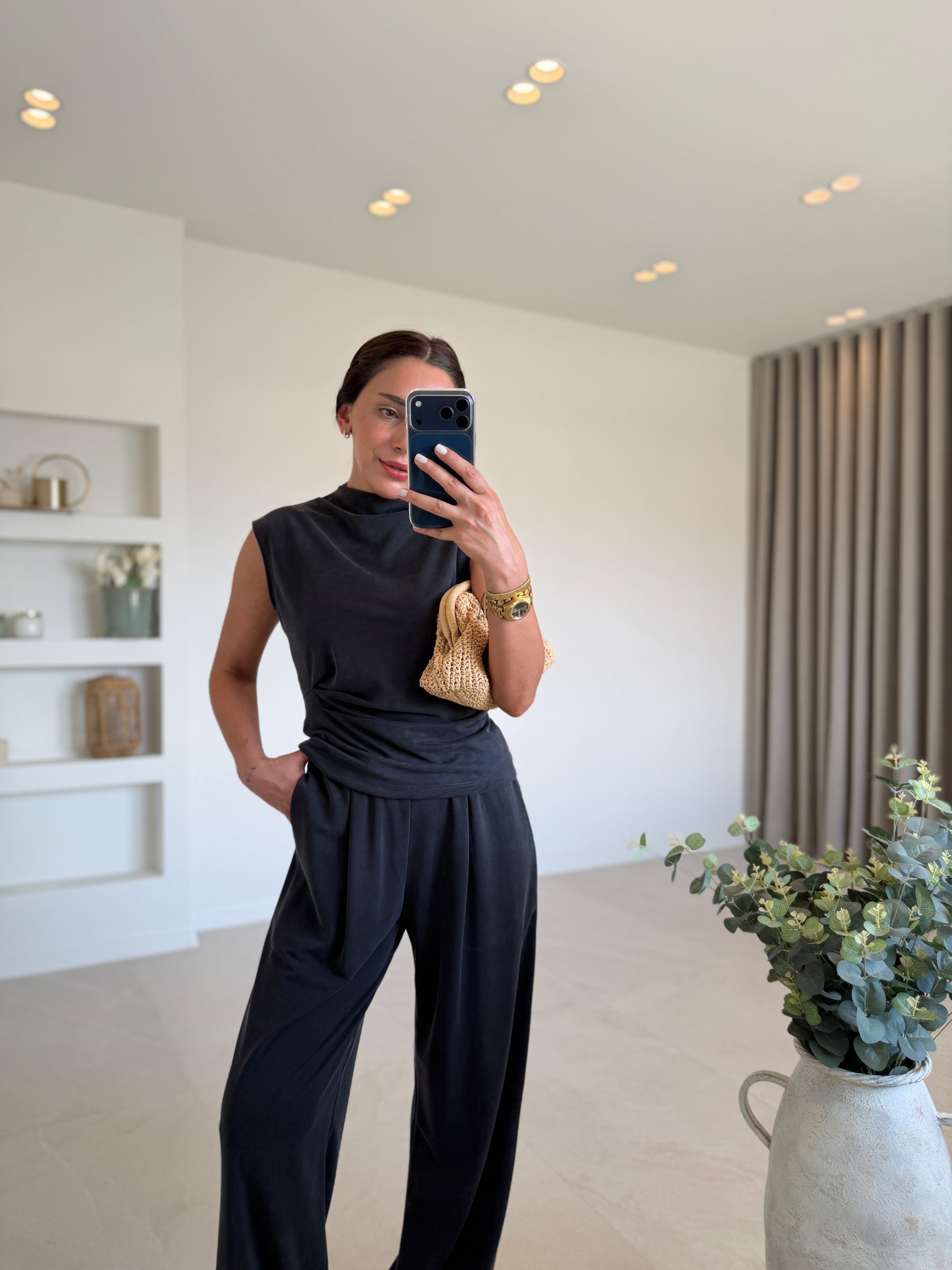 Low 7332 Pike Sıfır Kol Siyah Bluz Pantolon Takım