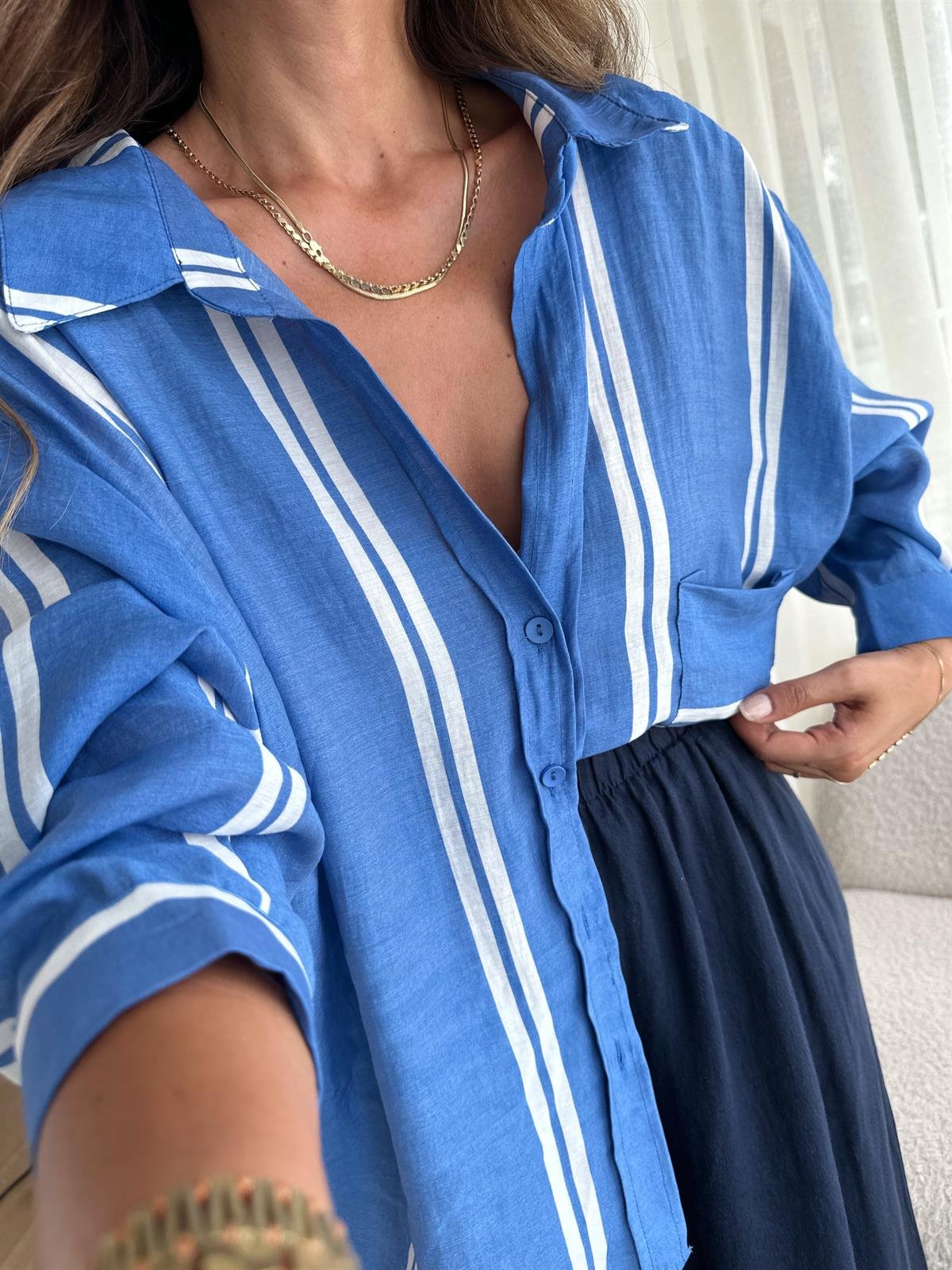 MAVİ ÇİZGİLİ TENSEL OVERSIZE GÖMLEK