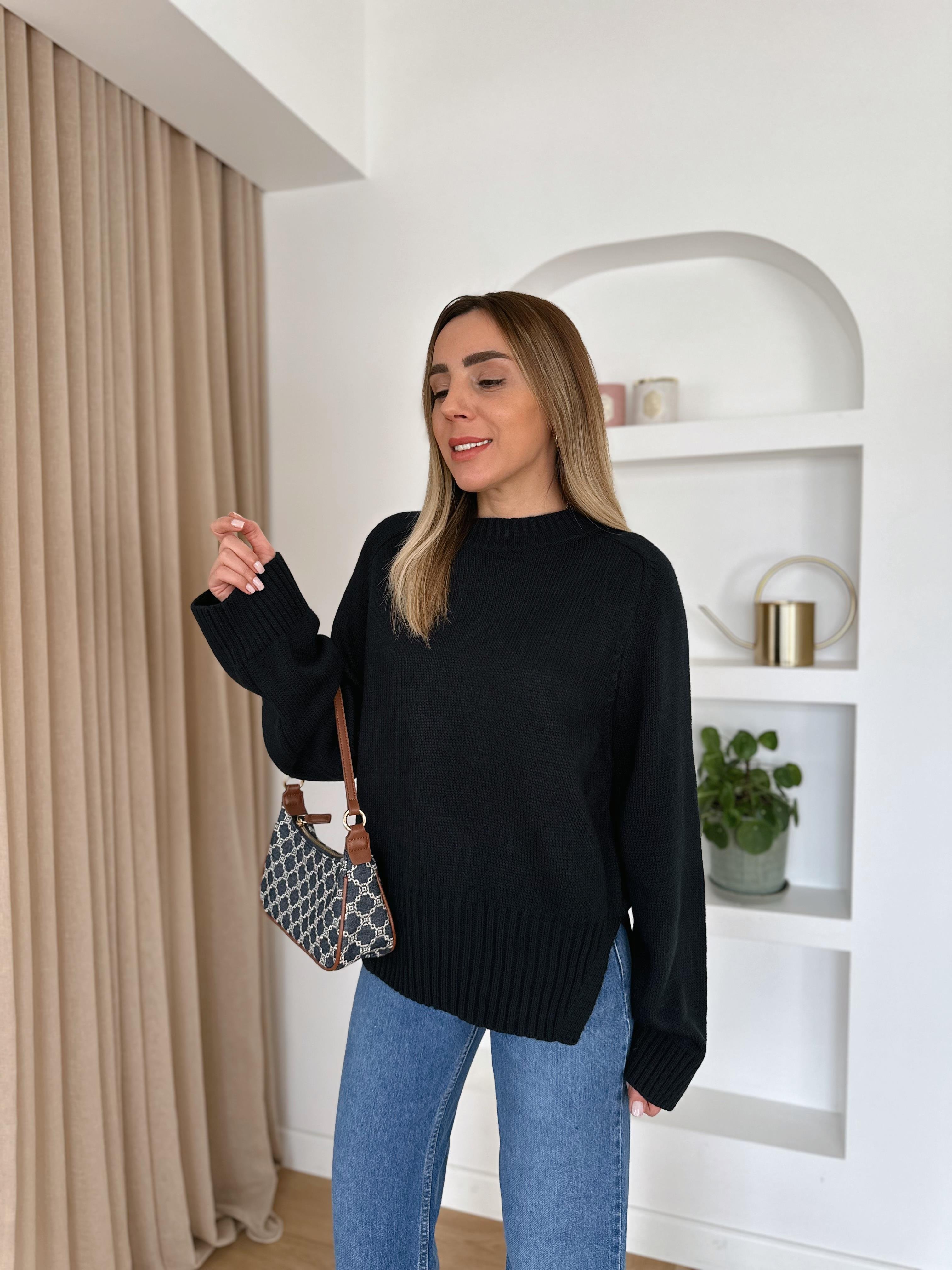 MD LACİVERT YANI YIRTMAÇLI KAZAK