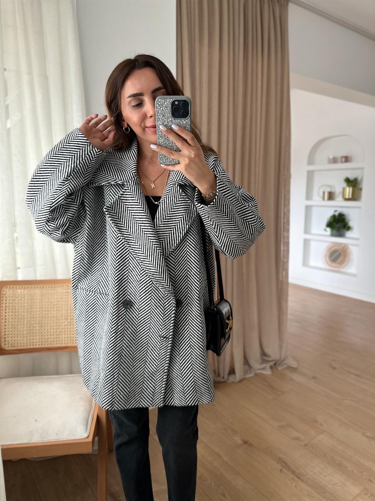 SİYAH EKRU KAZAYAĞI ASTARLI OVERSIZE KABAN