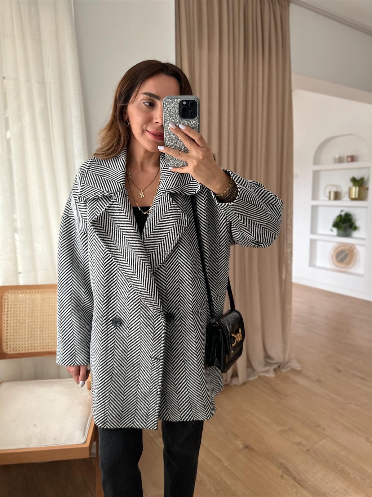SİYAH EKRU KAZAYAĞI ASTARLI OVERSIZE KABAN
