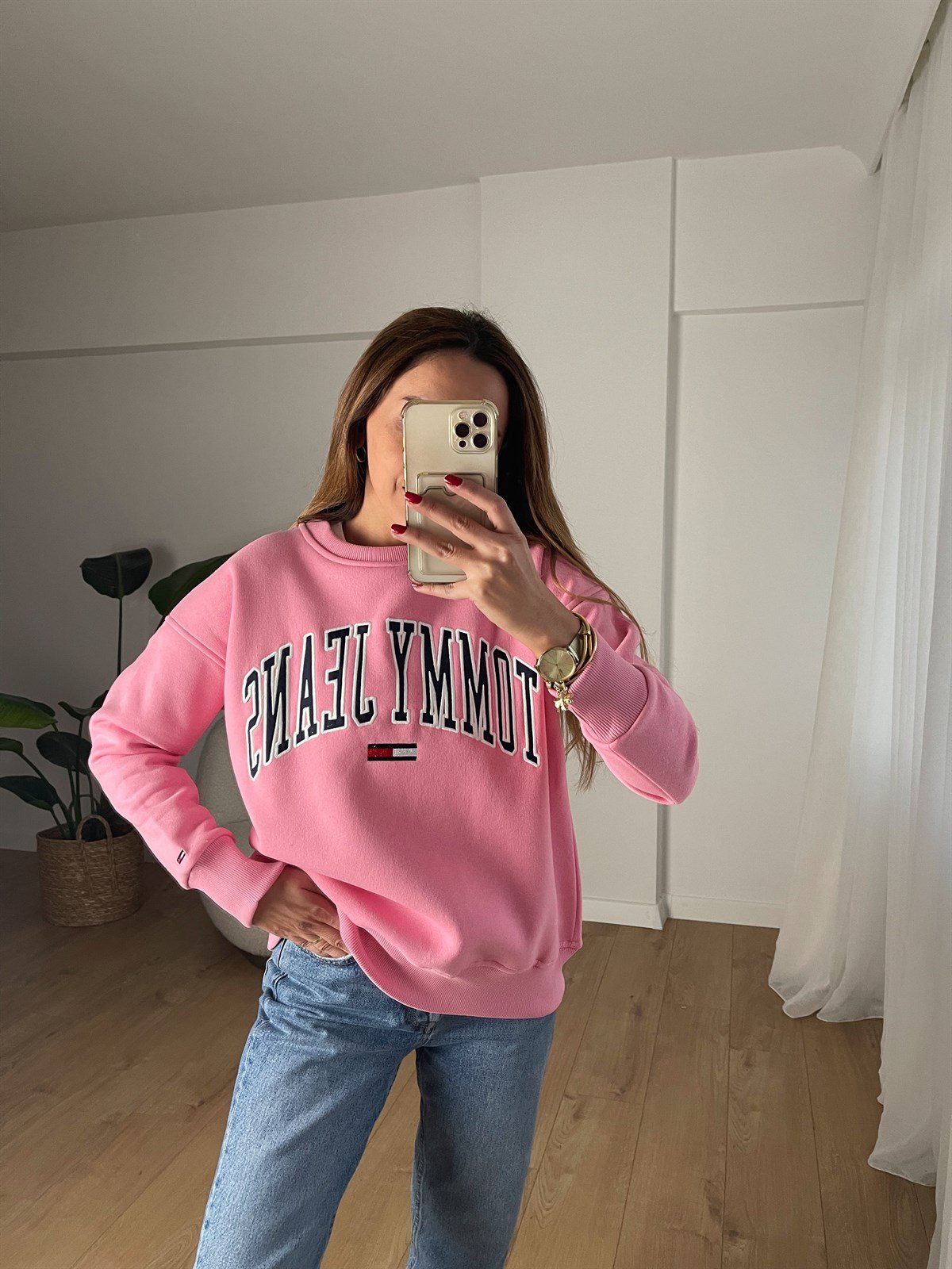 TOMMY PEMBE ŞARDONLU SWEAT 