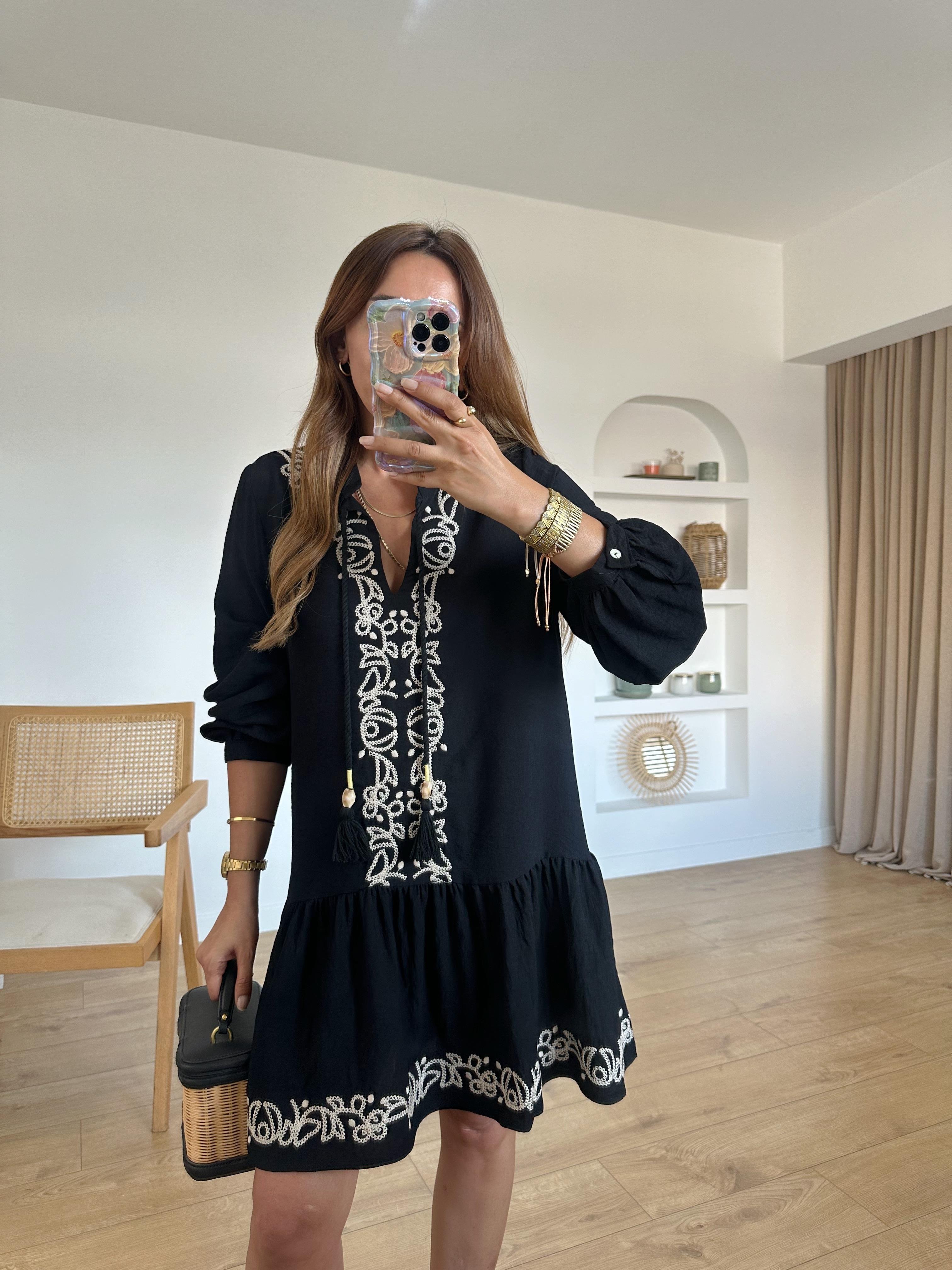 ZR MODEL SİYAH NAKIŞLI ELBİSE