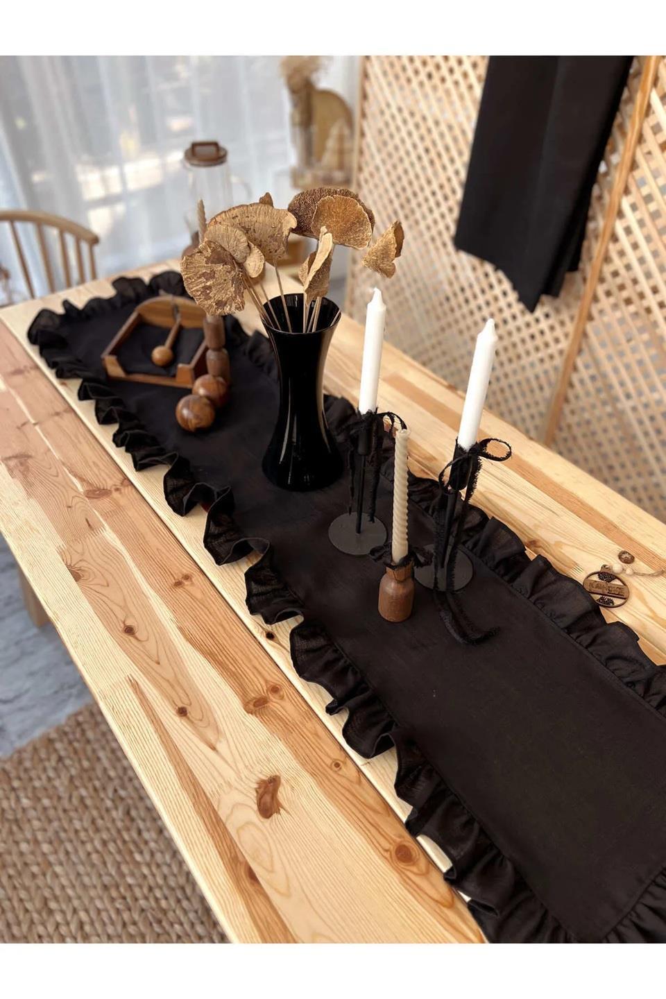 EV TEKSTİLİMUHTELİF009.03.0427Shine Siyah Fırfırlı Runner 55*155 cmShine Siyah Fırfırlı Runner 55*155 cm