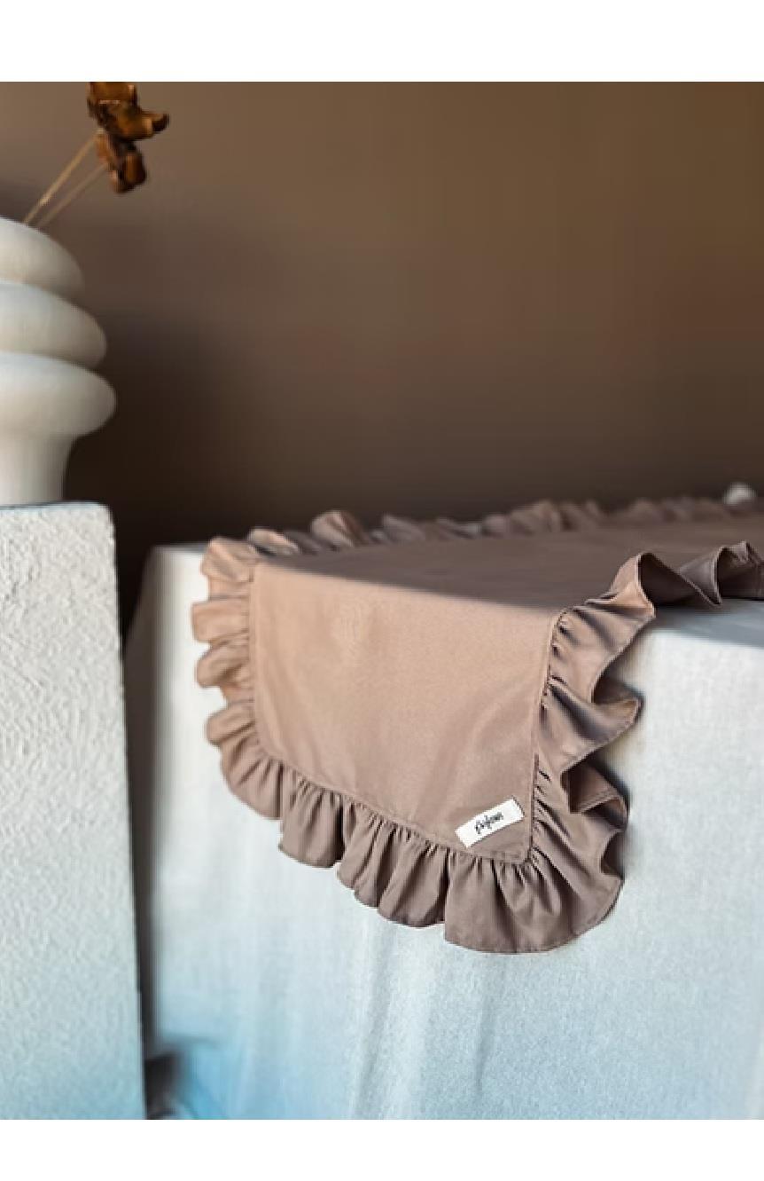 EV TEKSTİLİMUHTELİF009.03.0459Sienna Kahve Fırfırlı Runner 40*120 cmSienna Kahve Fırfırlı Runner 40*120 cm