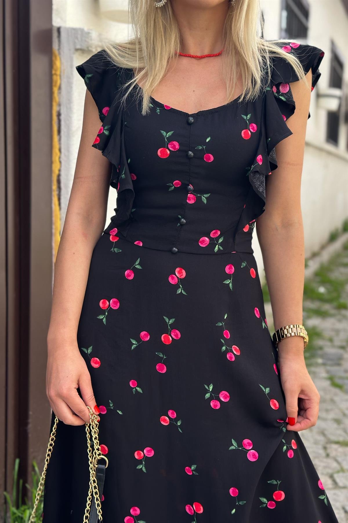 Cherry Elbise