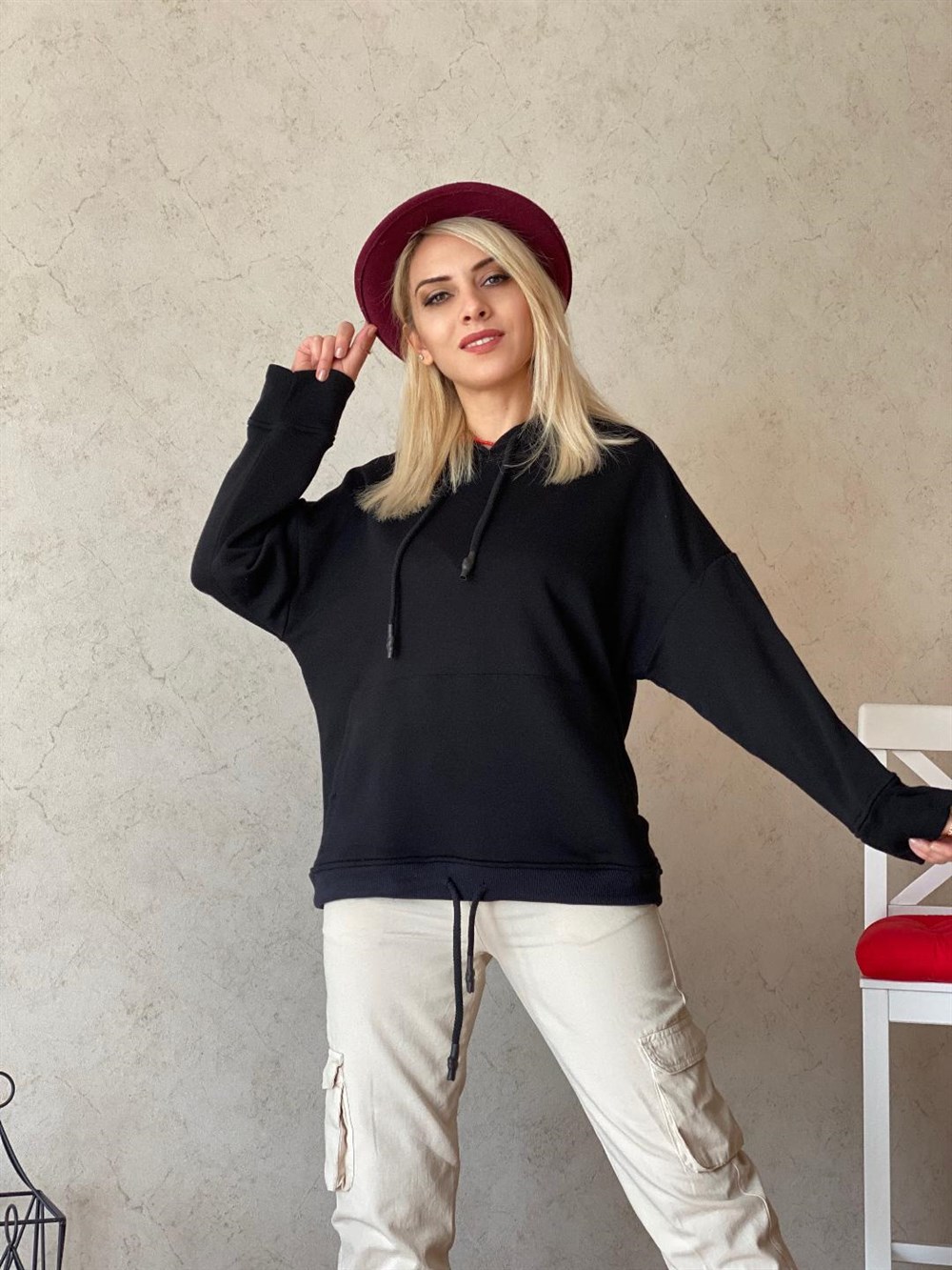 Kapüşonlu Siyah Sweatshirt