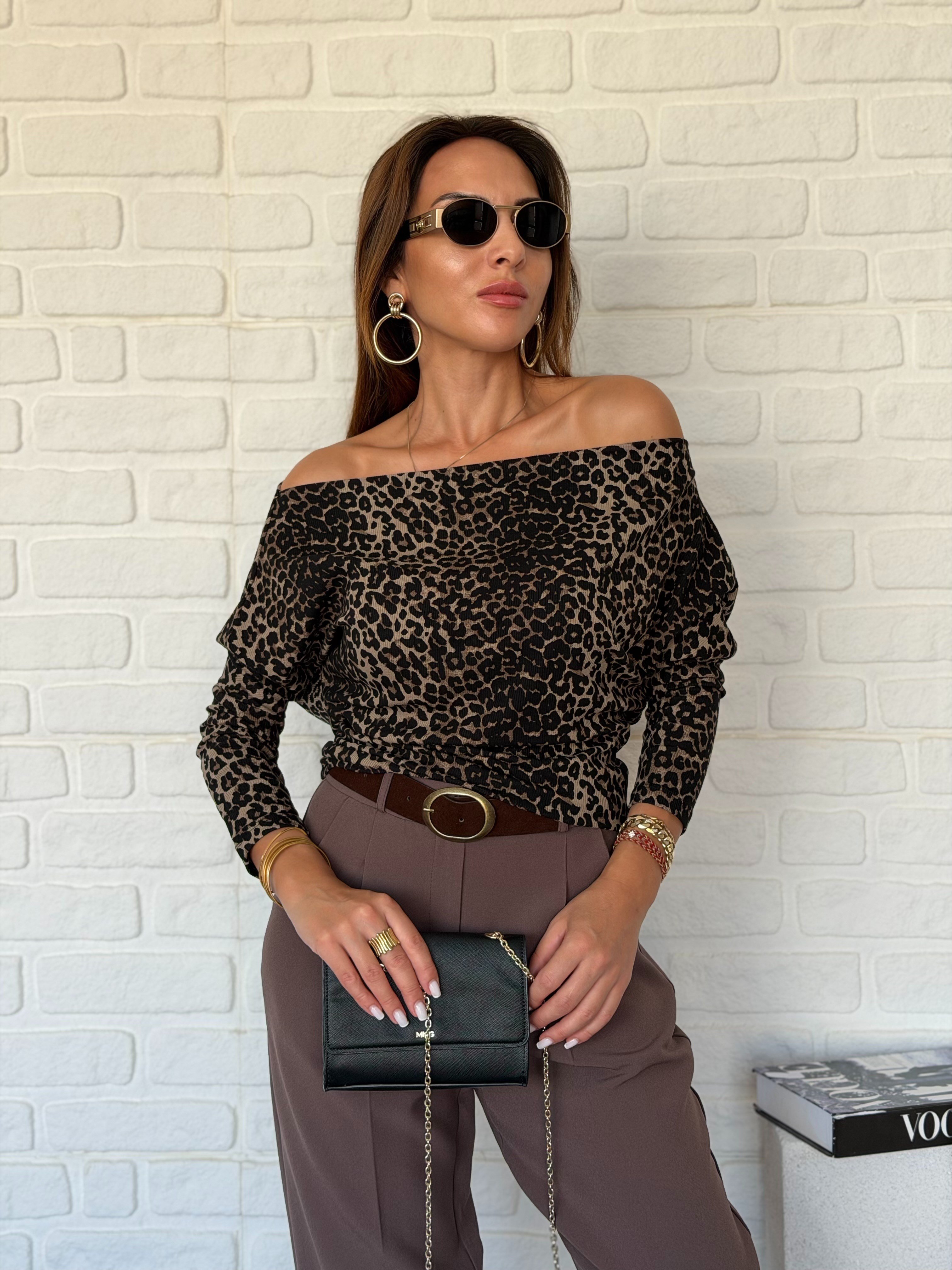 Kayık Yaka Leopar Bluz