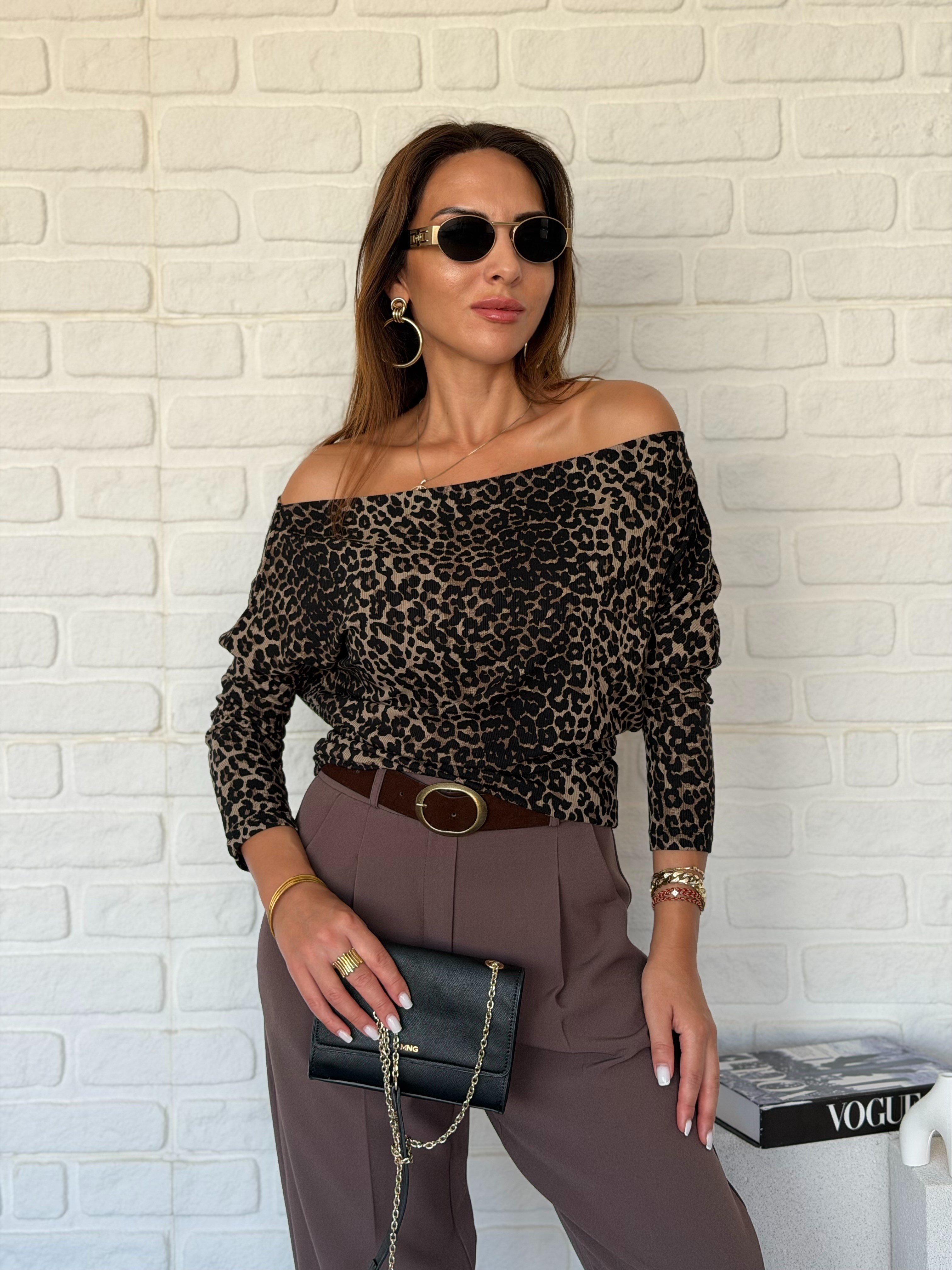 Kayık Yaka Leopar Bluz