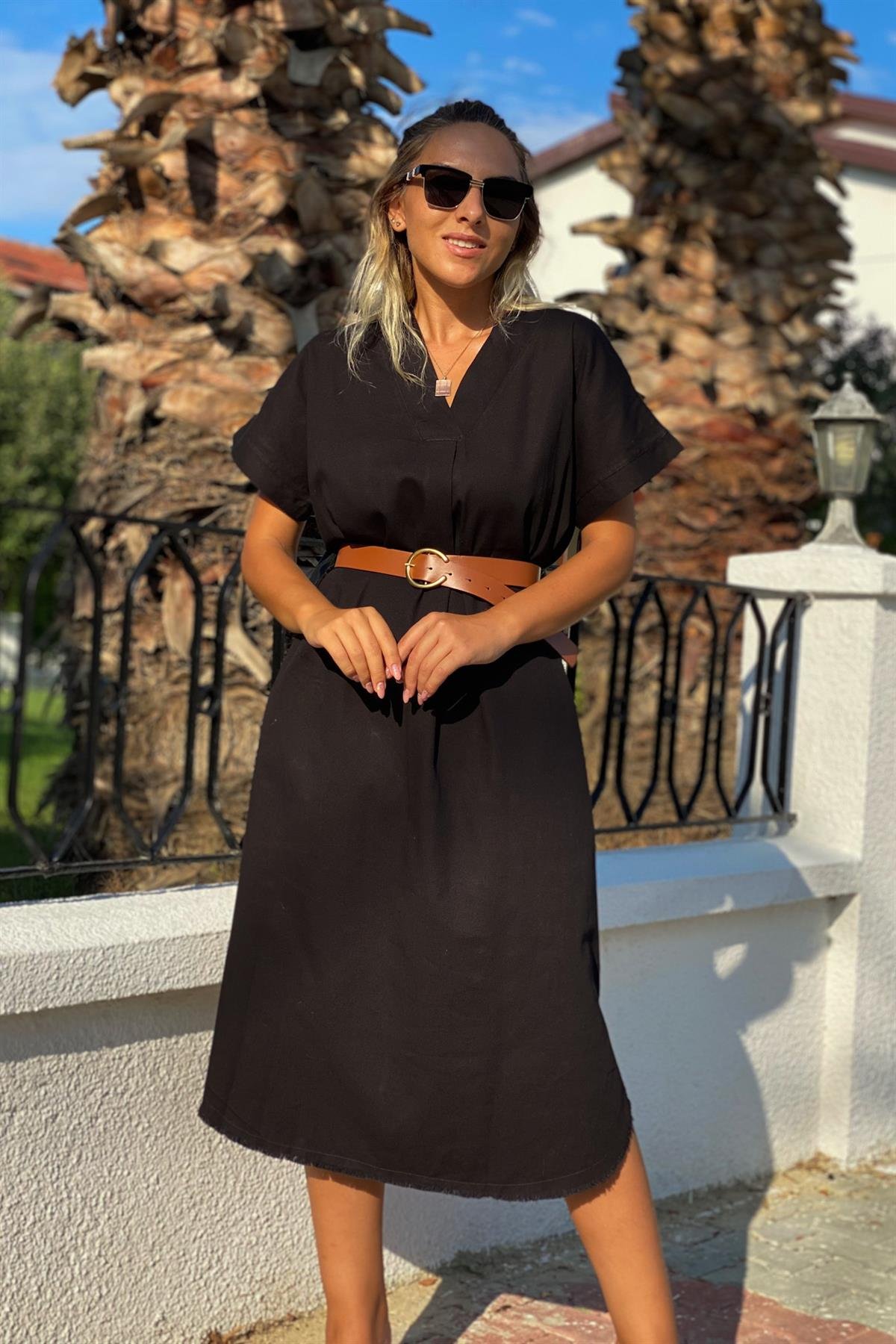 Kemerli V Yaka Elbise Siyah