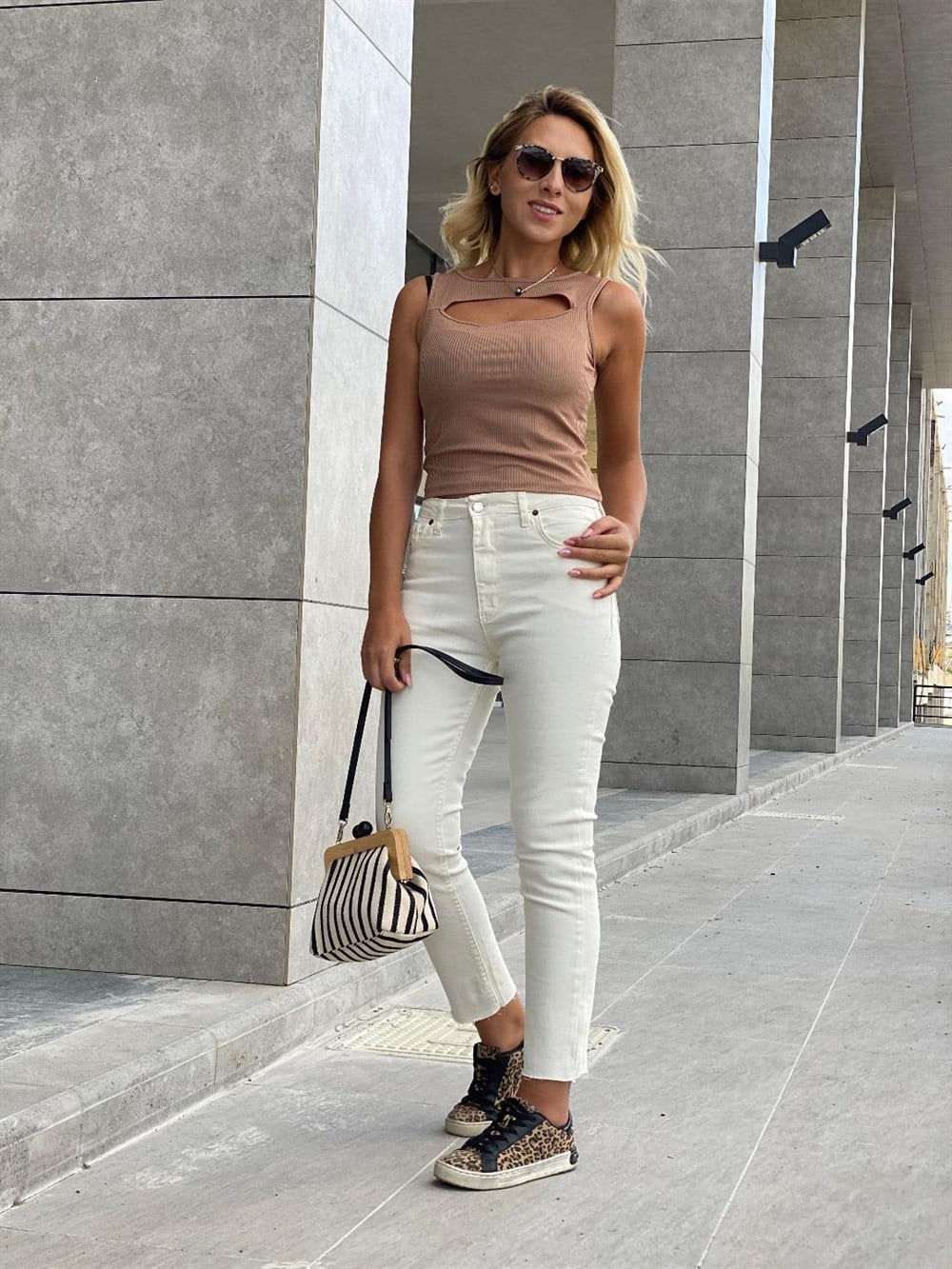 Pencereli Basic Body