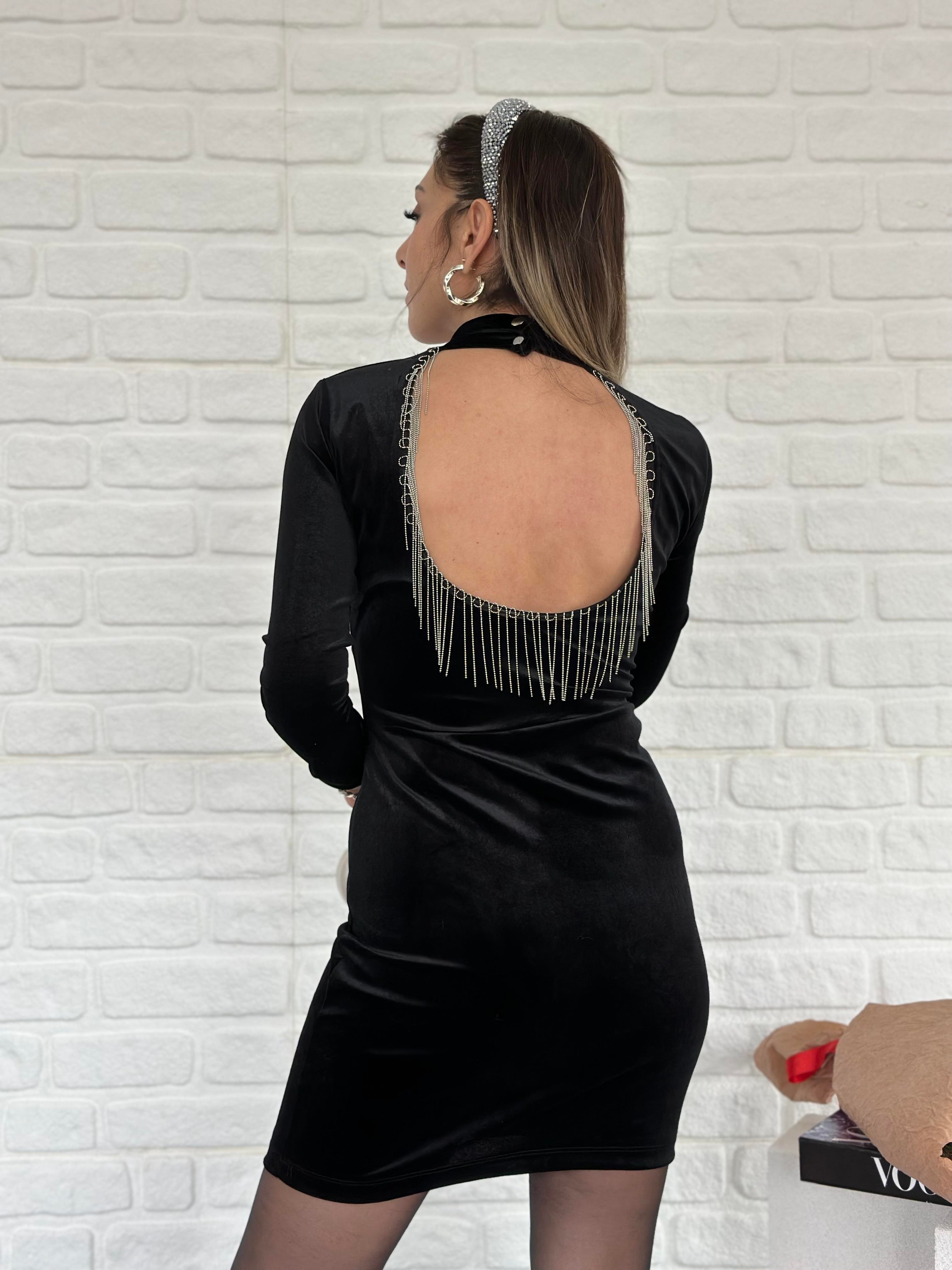 Sırtı Açık Kadife Elbise