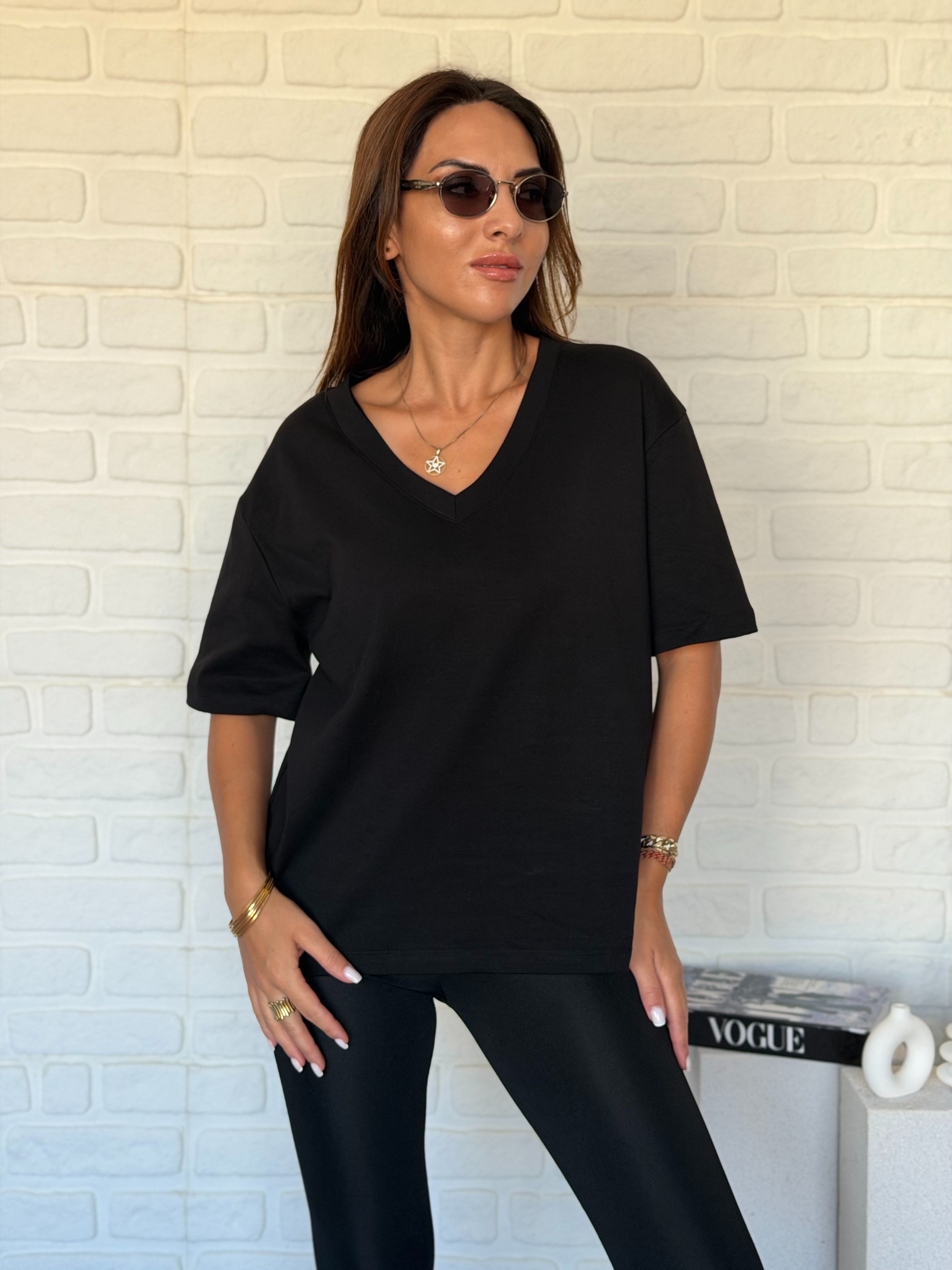 V Yaka Tshirt