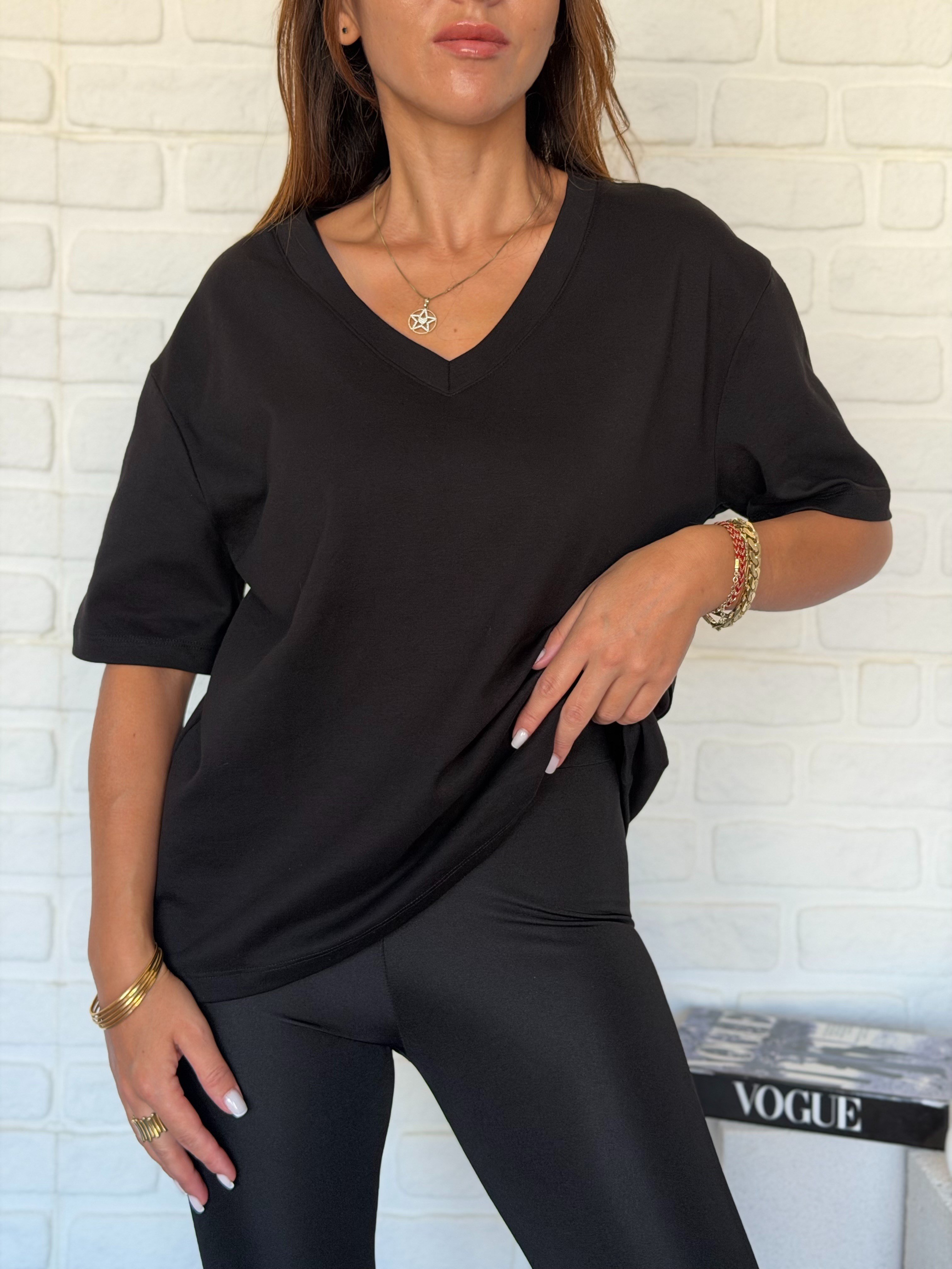 V Yaka Tshirt