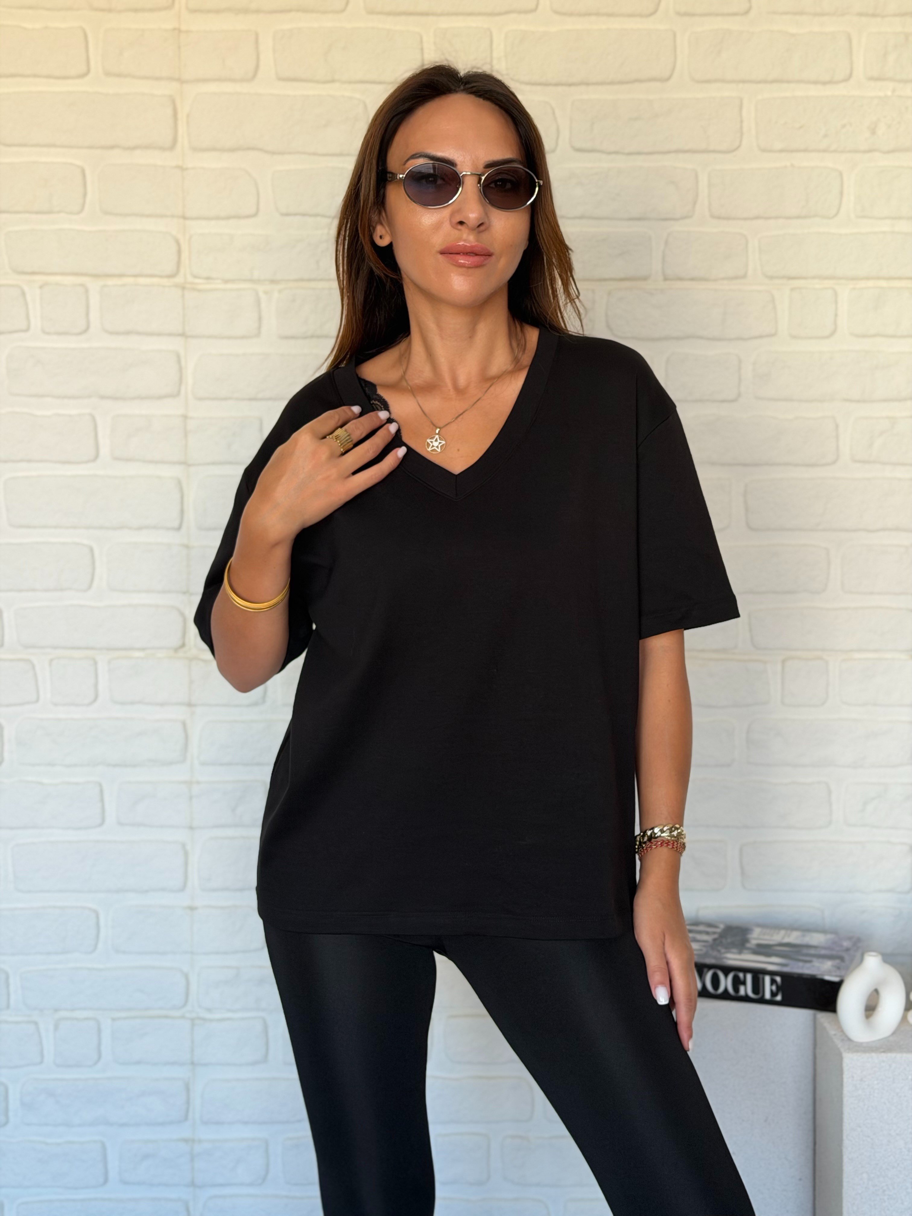 V Yaka Tshirt