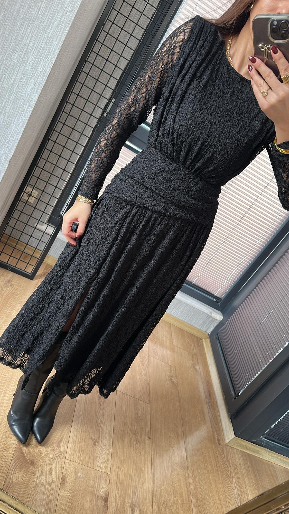 YIRTMAÇLI DANTEL ELBİSE SİYAH