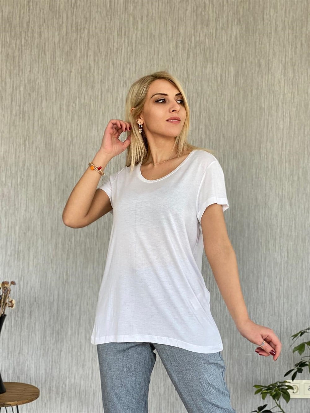 Yuvarlak Yaka Basic Tshirt
