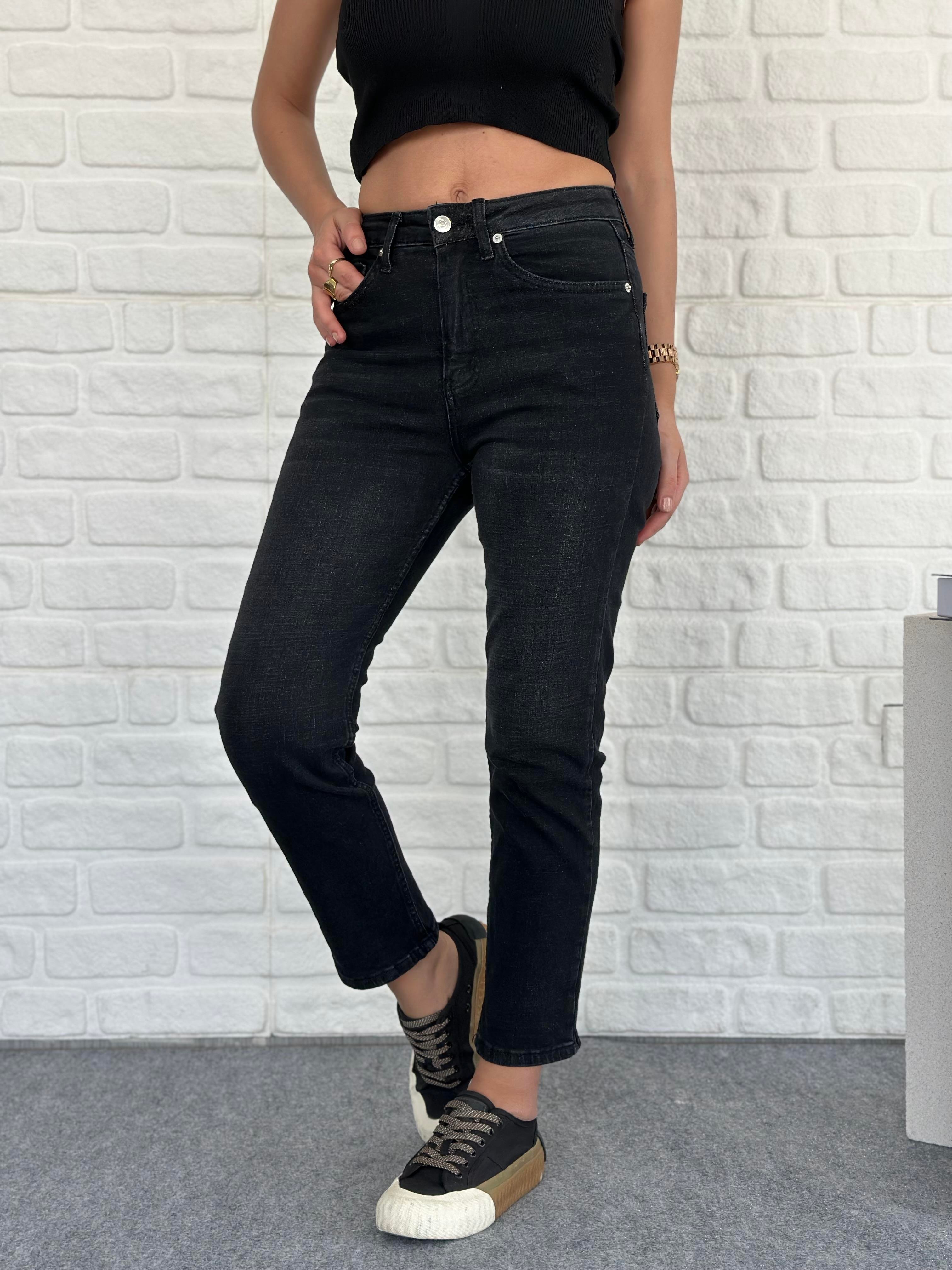 ZR Mom Jean