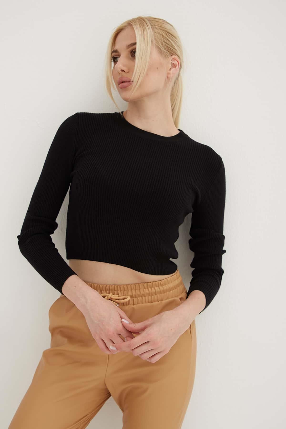 Bisiklet Yaka Bluz Siyah | Fashion Friends