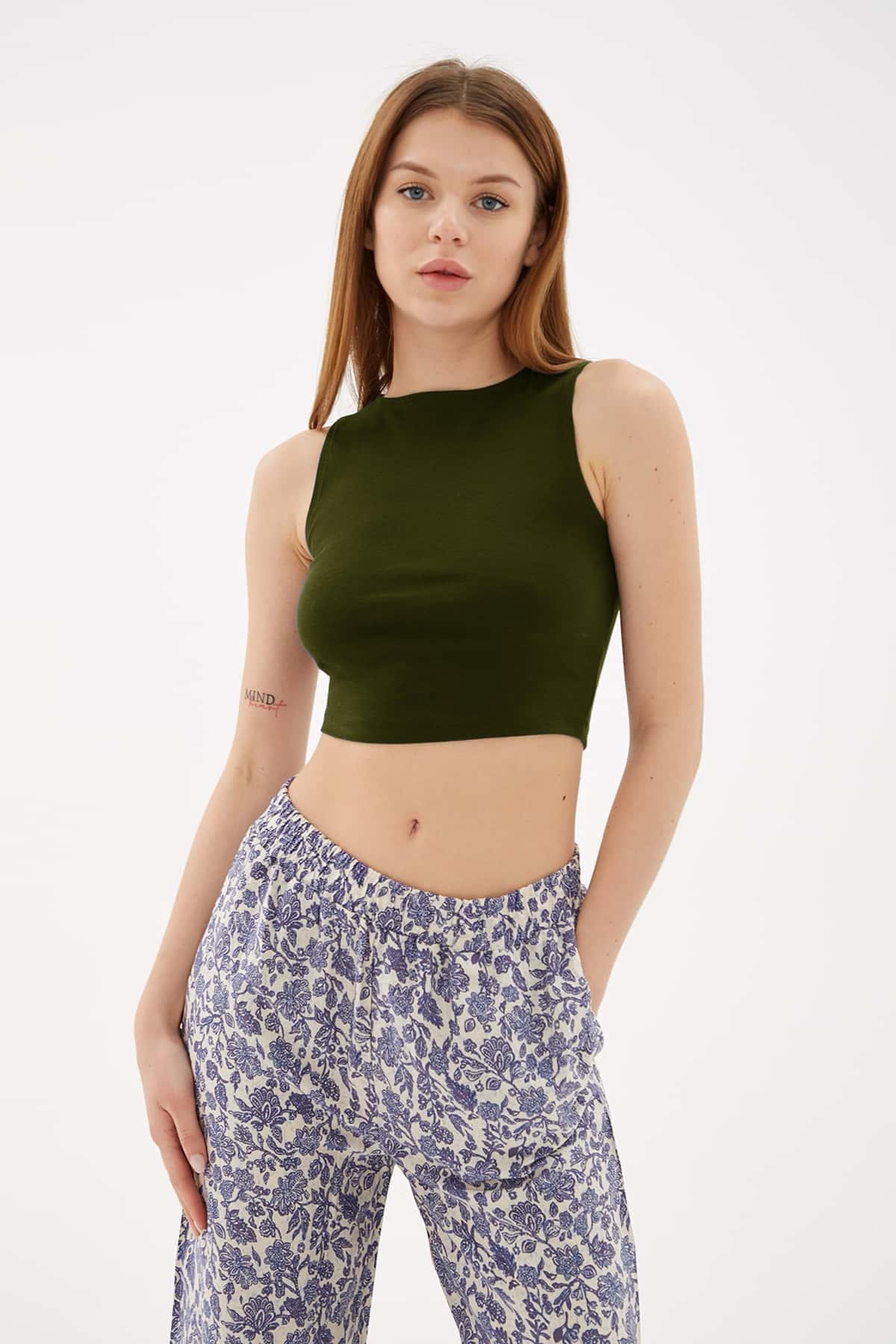 Crop Atlet Haki | Fashion Friends