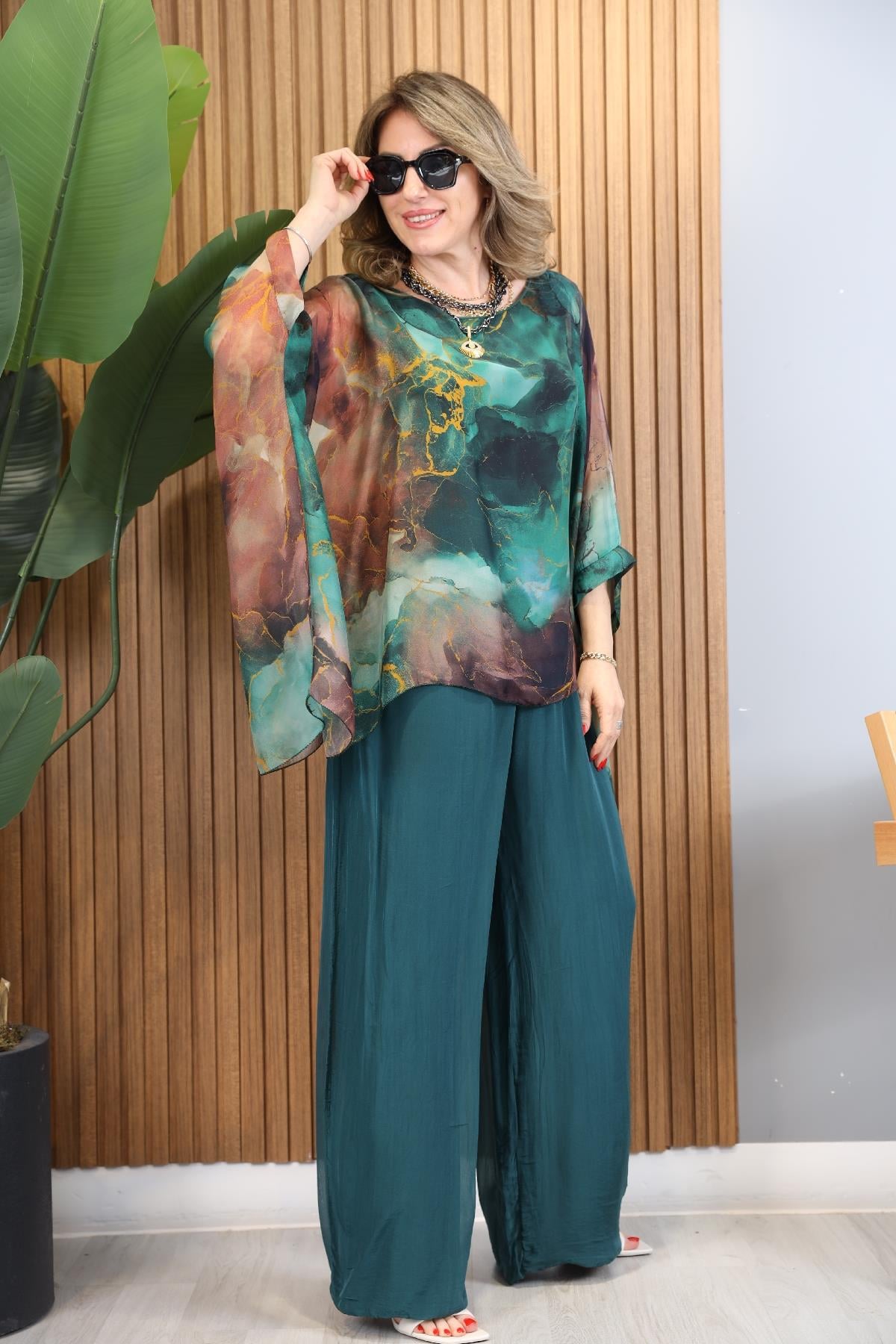 Acı Yeşil Batik Desen İthal Takım